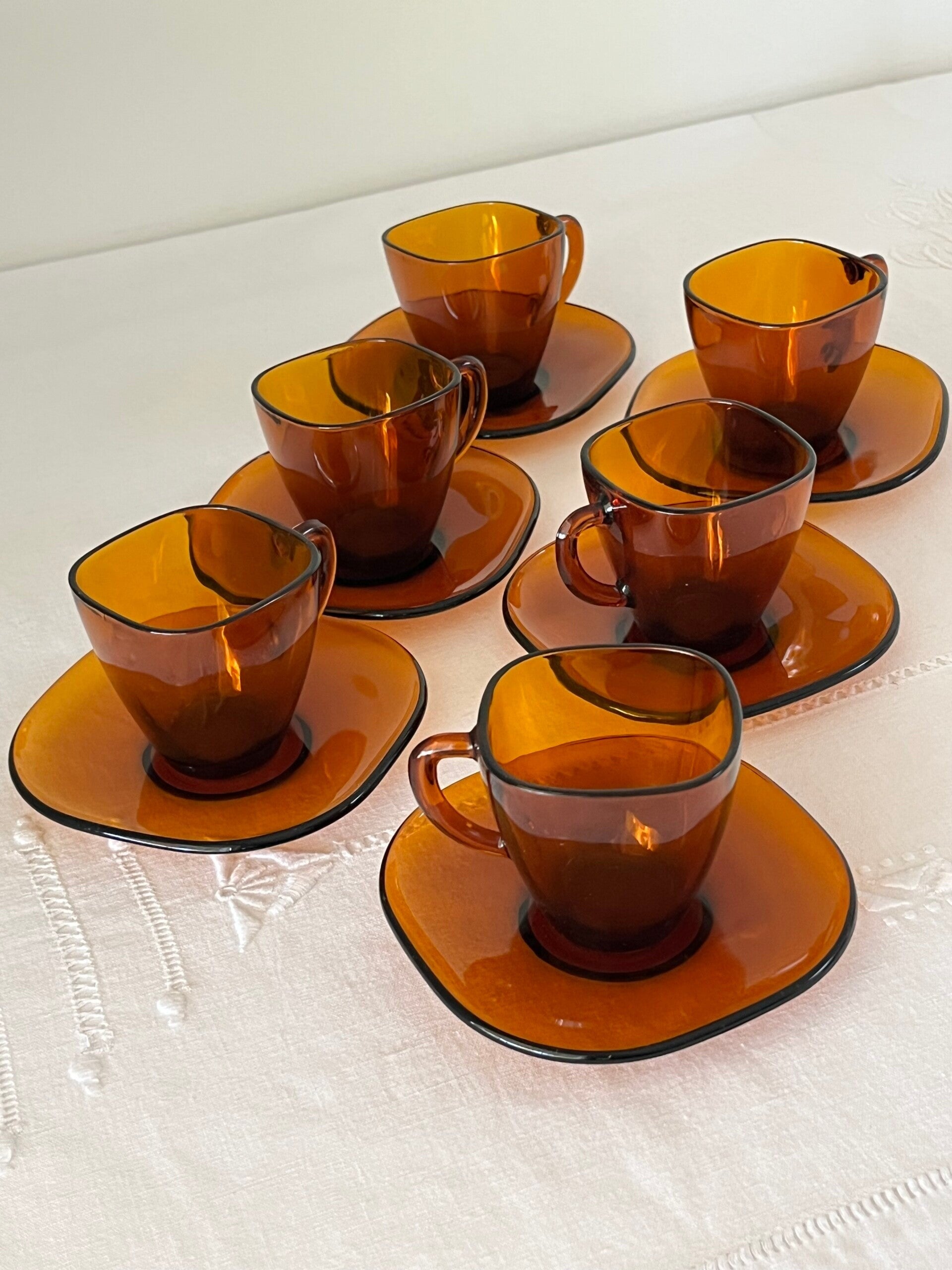 Tasses expresso en verre ambré des années 70