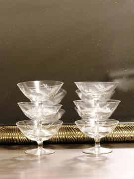 6 anciennes coupes en cristal gravé