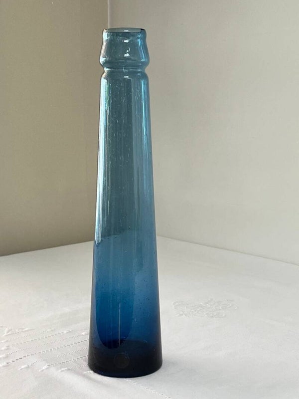 Vase tube en verre bullé bleu
