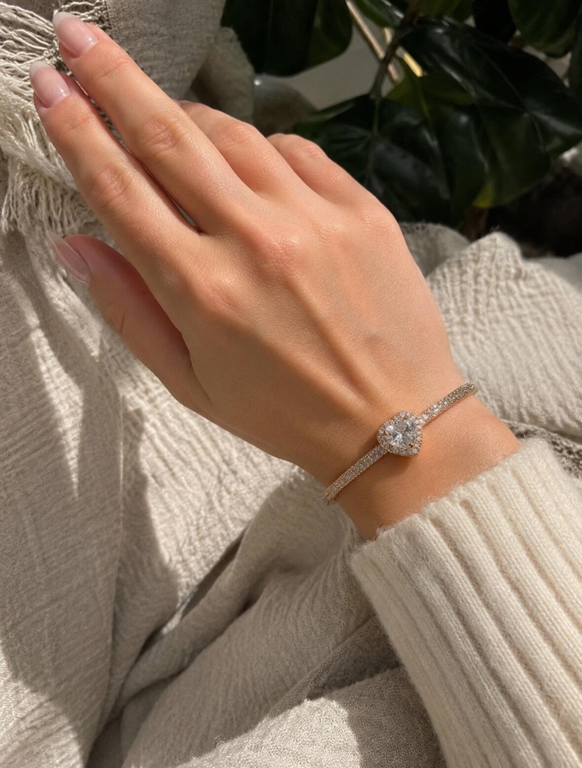 The Love Arm Band In Gold