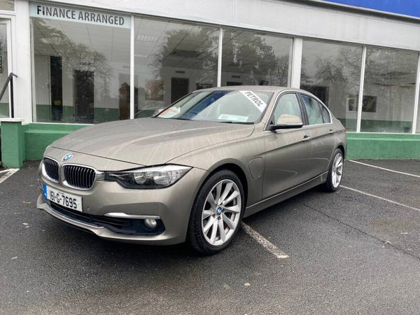 2016 BMW 330e  Luxury HYBRID SALOON only 77,800 km