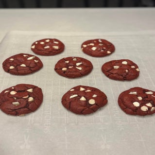 red-velvet-cookies-standard-3b7jx0.jpg
