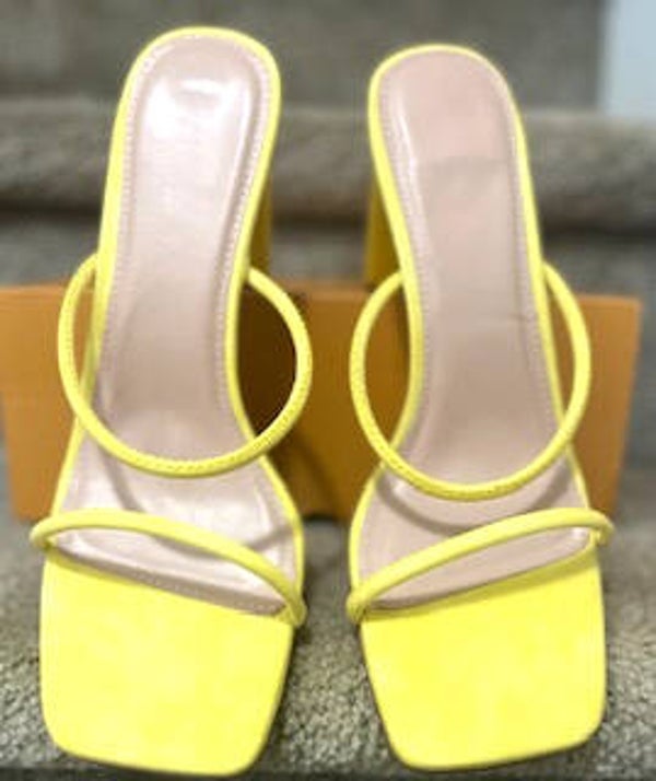 Vetaste Women Square Open Toe  Heeled Sandal