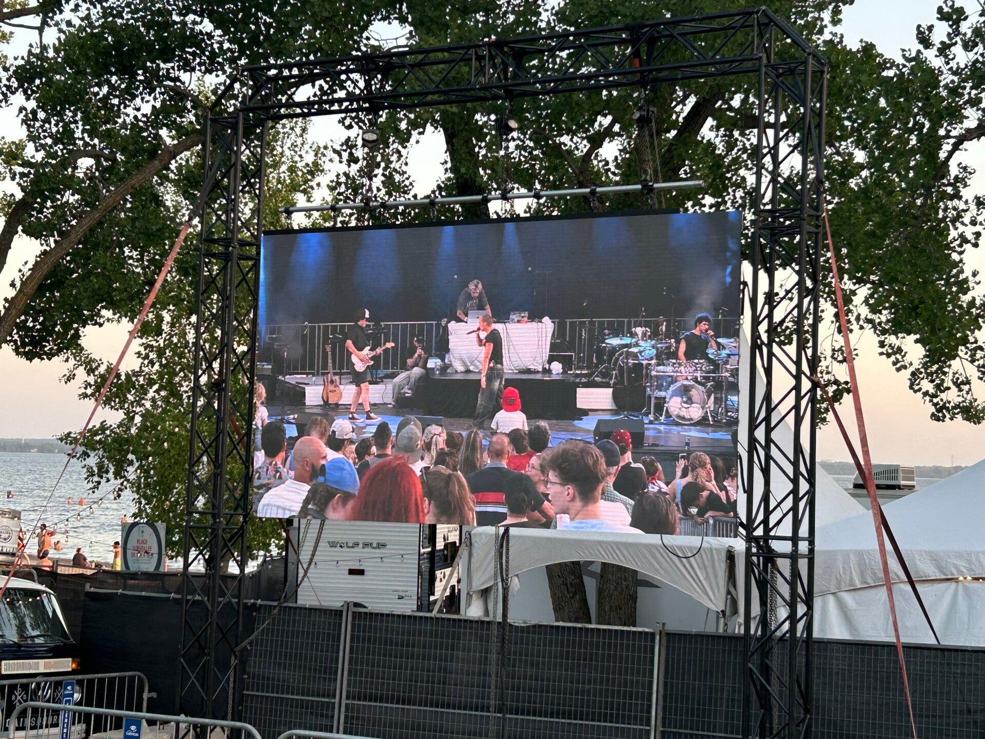 img_9880-standard.jpg