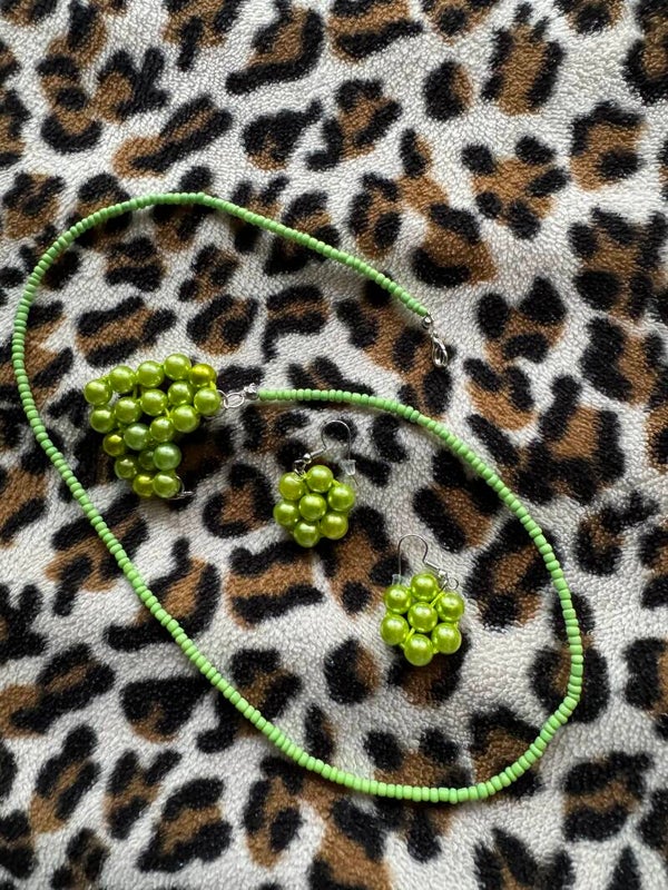 Green heart necklace with green flower earrings