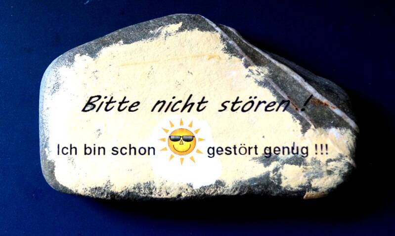 Stein mit lustigem Text