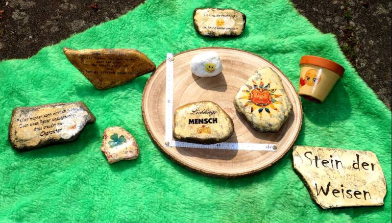 Steine mit Fototransferfarbe gestaltet