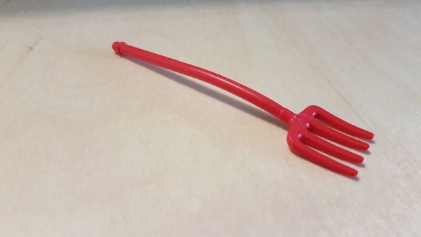 Hark, Hooivork, Riek rood met knop   #H47  // 30281260