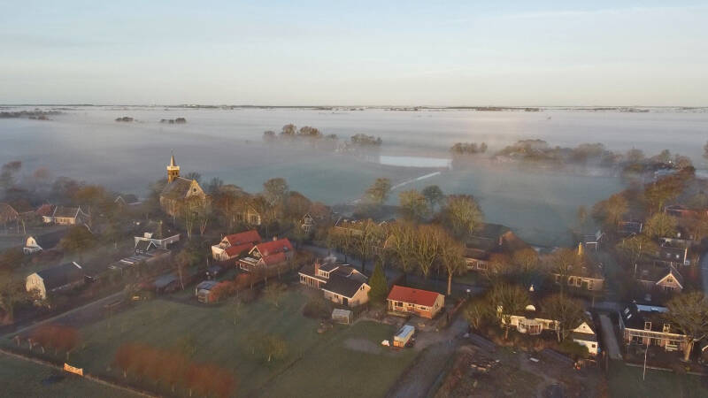 Valkkoog in ochtendmist