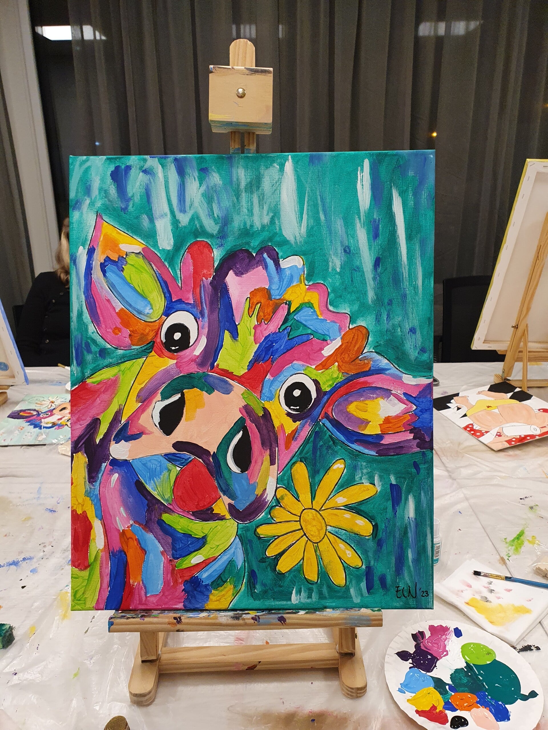 workshop het vrolijke schilderij schilderen, workshop, workshop Drenthe, workshops Drenthe, creatieve workshop, creatieve workshops, zussendag, activiteiten Drenthe, personeelsuitje, workshop koe schilderen, origineel bedrijfs uitje, bedrijfsfeest 