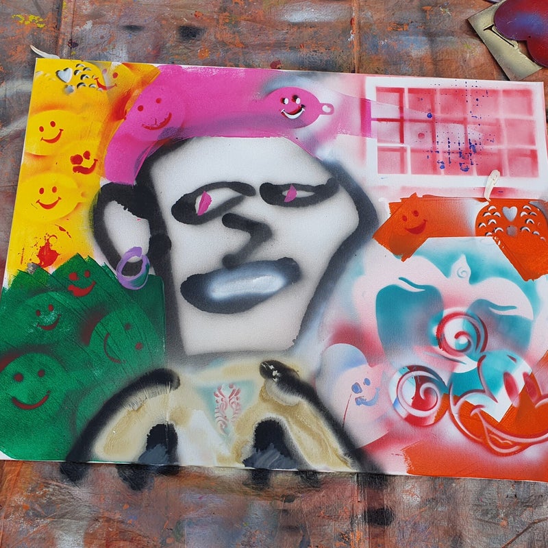 afdelingsuitje, macrame workshop, vriendinnen uitjes, beeldjes dikke dames, keramiek schilderen, taartsmaken, sieraden maken workshop, moeder dochter dag, vrolijk schilderij dikke dames, servies beschilderen, familiedag drenthe, porselein schilderen