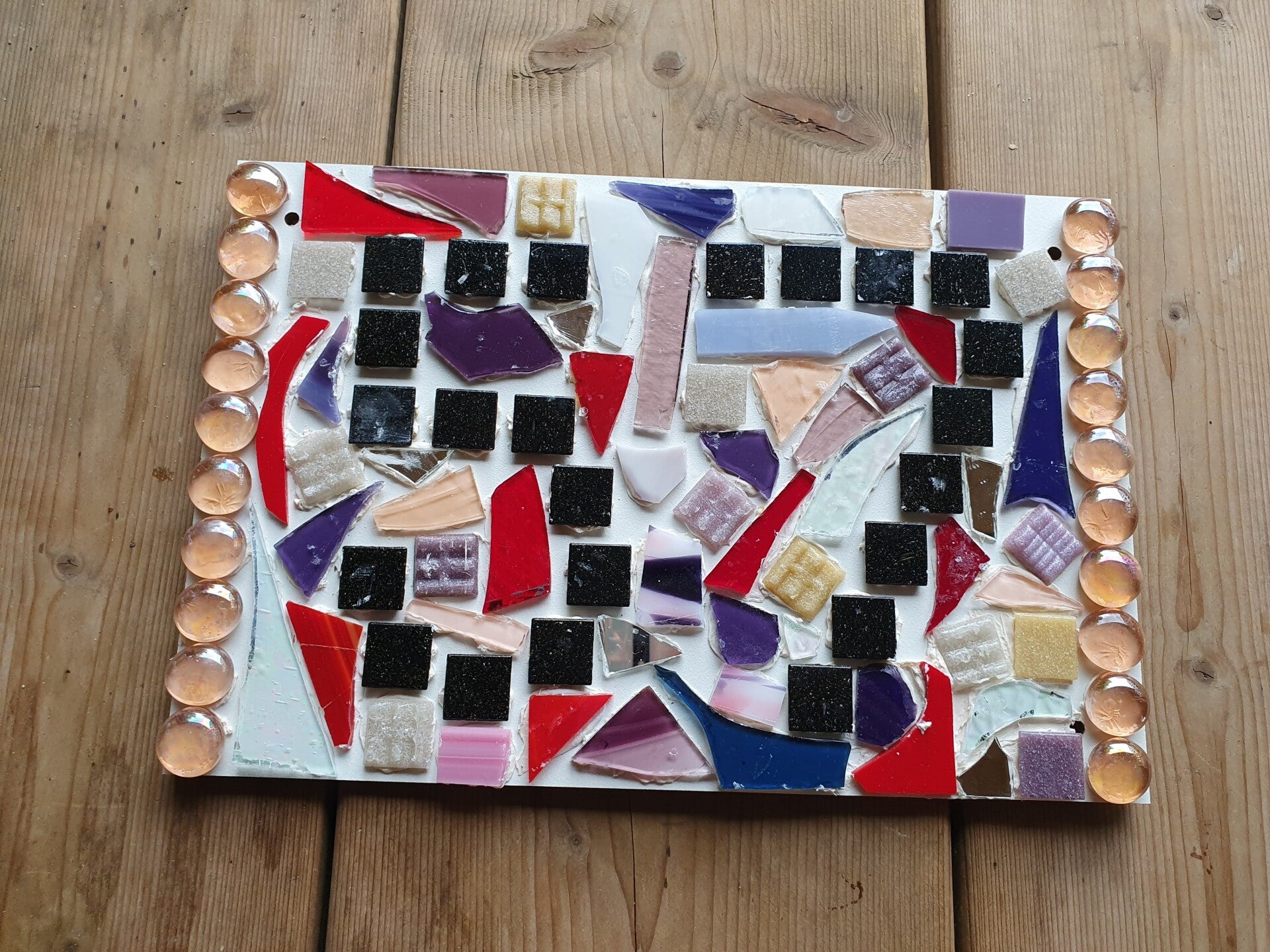    afdelingsuitje, macrame workshop, vriendinnen uitjes, beeldjes dikke dames, keramiek schilderen, taartsmaken, sieraden maken workshop, moeder dochter dag, vrolijk schilderij dikke dames, servies beschilderen, familiedag drenthe, porselein schilderen