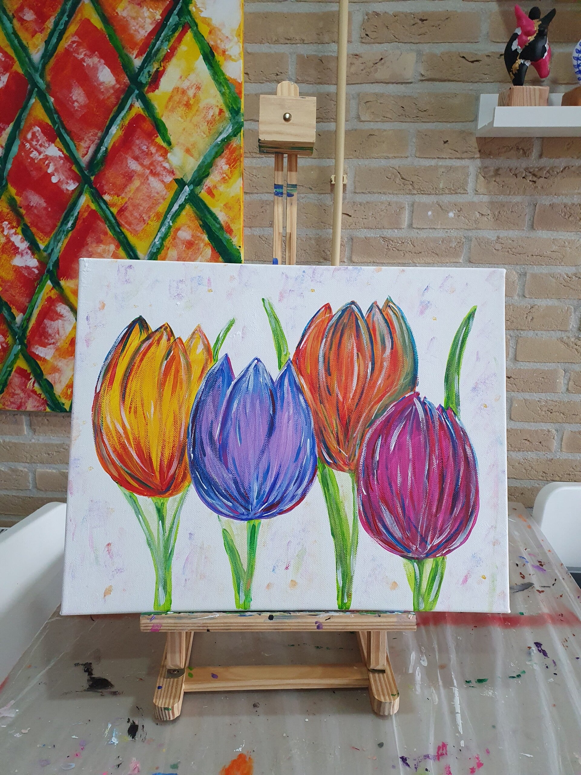 afdelingsuitje, macrame workshop, vriendinnen uitjes, beeldjes dikke dames, keramiek schilderen, taartsmaken, sieraden maken workshop, moeder dochter dag, vrolijk schilderij dikke dames, servies beschilderen, familiedag drenthe, porselein schilderen