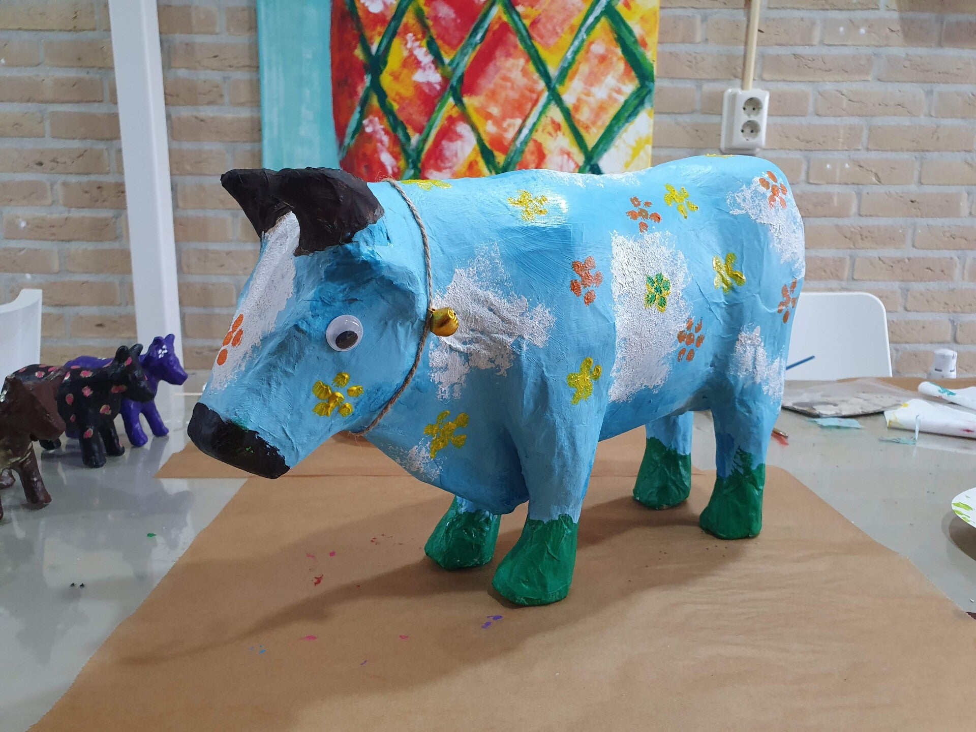 workshop, workshops, creatieve workshops, creatieve workshop, workshop drenthe, workshops drenthe, zussen uitje, dikkedamesschilderen, dikke dames schilder, workshop sieraden maken, dikke dames beeldje schilderen, workshop met vriendinnen, leuke workshops