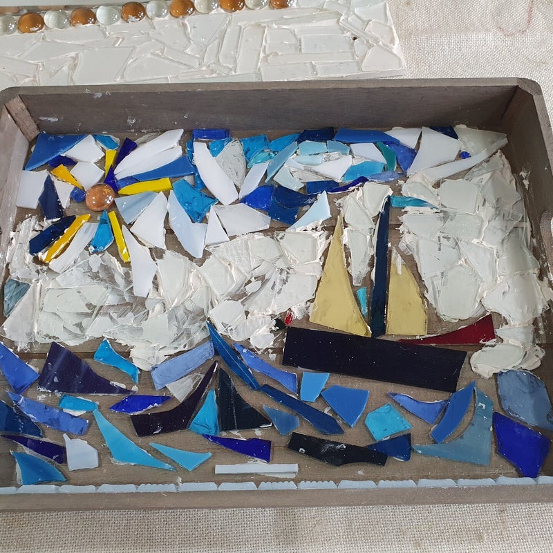 dikke dames schilderen workshop, workshop vriendinnen, mokken schilderen, sierlijke letters schrijven, vrolijkschilderij, vrolijk schilderij, vrijgezellendag, kippen schilderen, vrolijk schilderij dikke dames schilderen, cursus sieraden maken