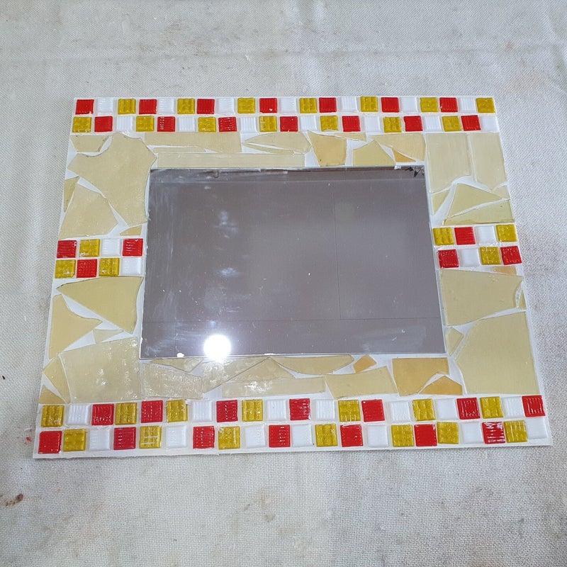 vrolijk persoon, macramé plantenhanger maken, workshop familiedag, worshop, workshop teambuilding, workshop creatief, servies beschilderen workshop, vrijgezellenavond, workshops op locatie, eierbord, dikke dames beeldjes om zelf te schilderen