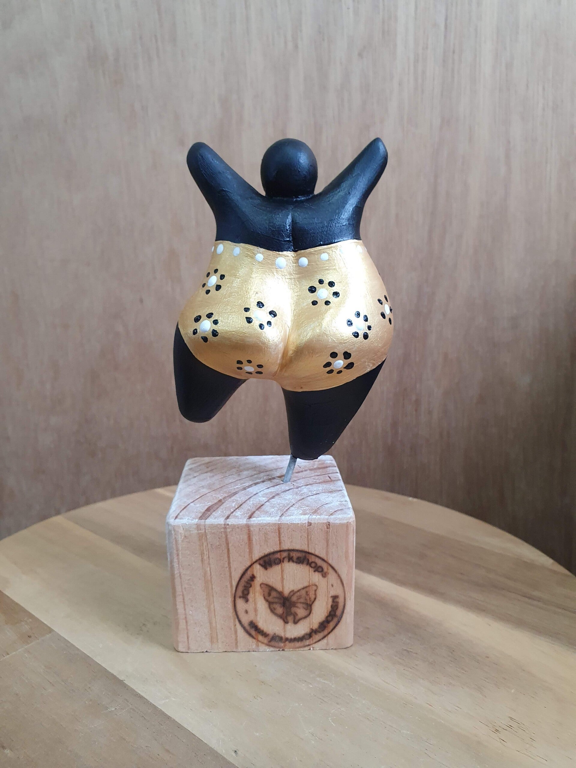 workshop, workshops, creatieve workshops, creatieve workshop, workshop drenthe, workshops drenthe, zussen uitje, dikkedamesschilderen, dikke dames schilder, workshop sieraden maken, dikke dames beeldje schilderen, workshop met vriendinnen, leuke workshops