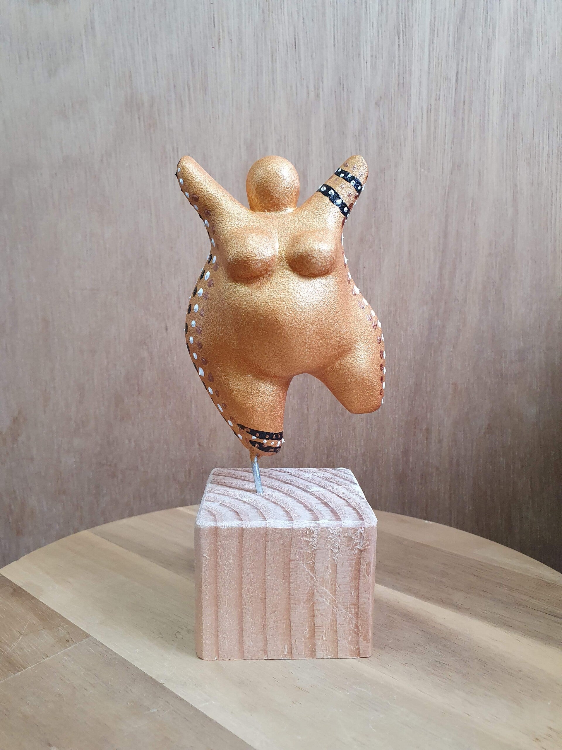 workshop, workshops, creatieve workshops, creatieve workshop, workshop drenthe, workshops drenthe, zussen uitje, dikkedamesschilderen, dikke dames schilder, workshop sieraden maken, dikke dames beeldje schilderen, workshop met vriendinnen, leuke workshops