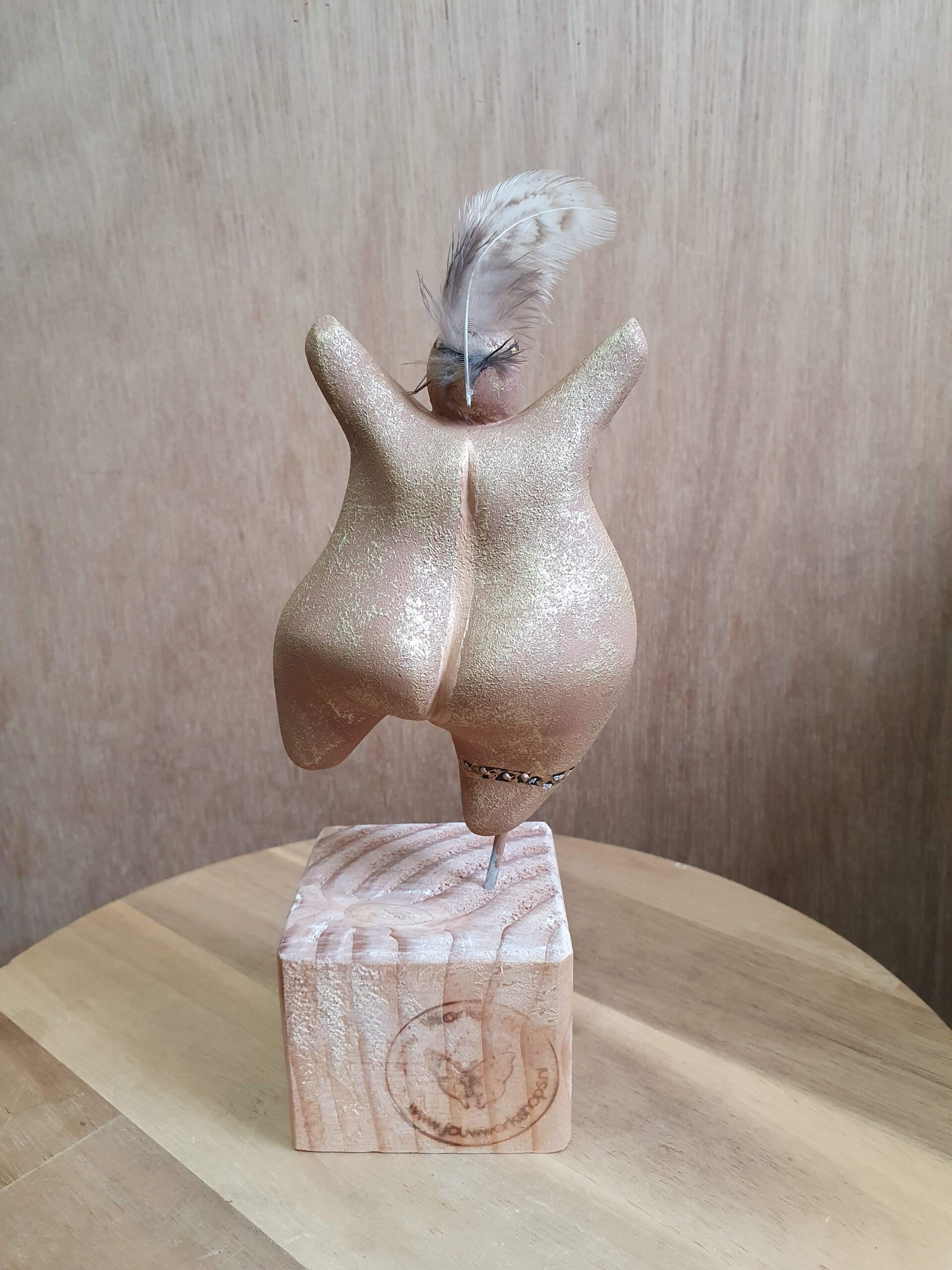 workshop, workshops, creatieve workshops, creatieve workshop, workshop drenthe, workshops drenthe, zussen uitje, dikkedamesschilderen, dikke dames schilder, workshop sieraden maken, dikke dames beeldje schilderen, workshop met vriendinnen, leuke workshops