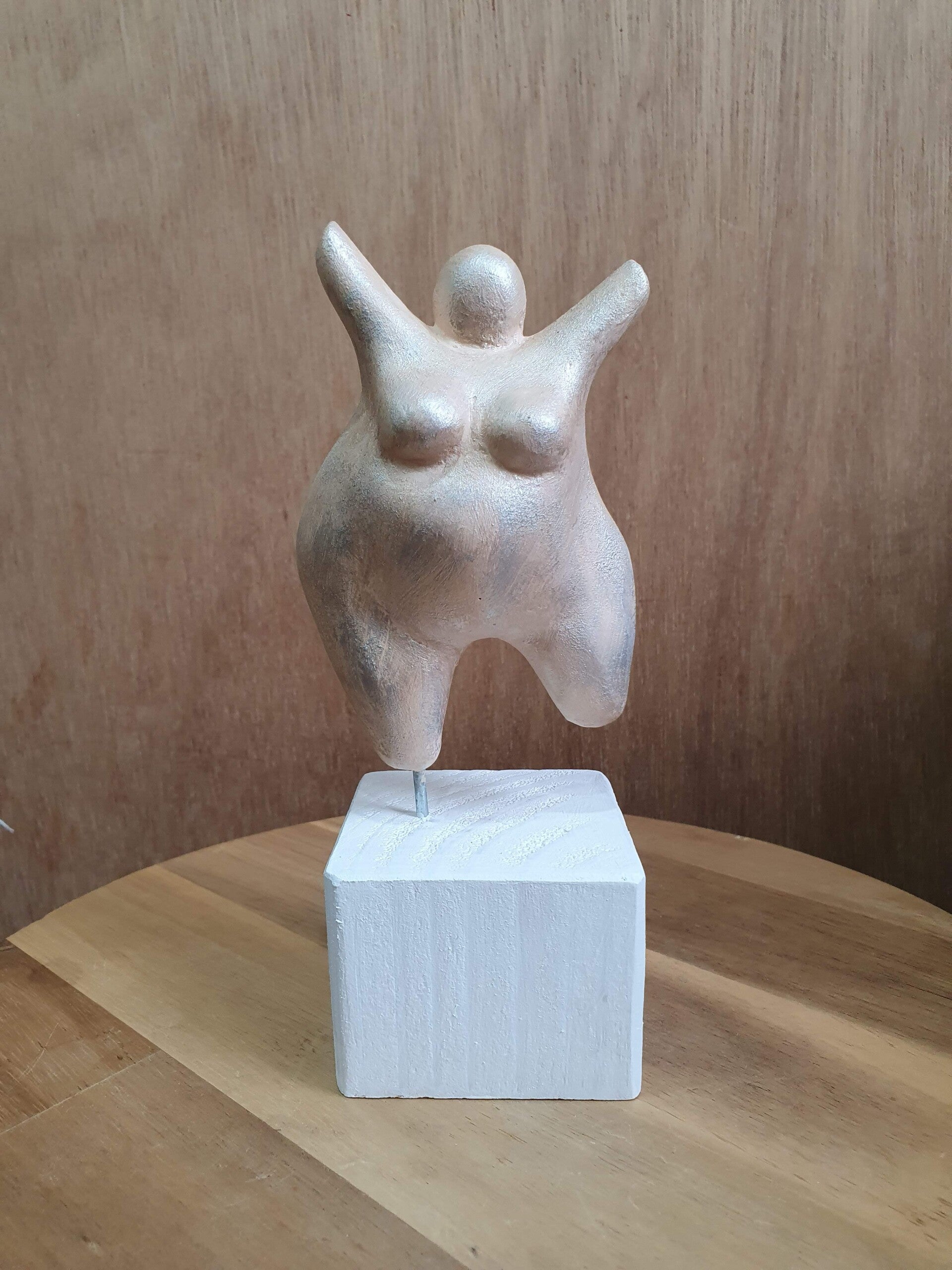 workshop, workshops, creatieve workshops, creatieve workshop, workshop drenthe, workshops drenthe, zussen uitje, dikkedamesschilderen, dikke dames schilder, workshop sieraden maken, dikke dames beeldje schilderen, workshop met vriendinnen, leuke workshops