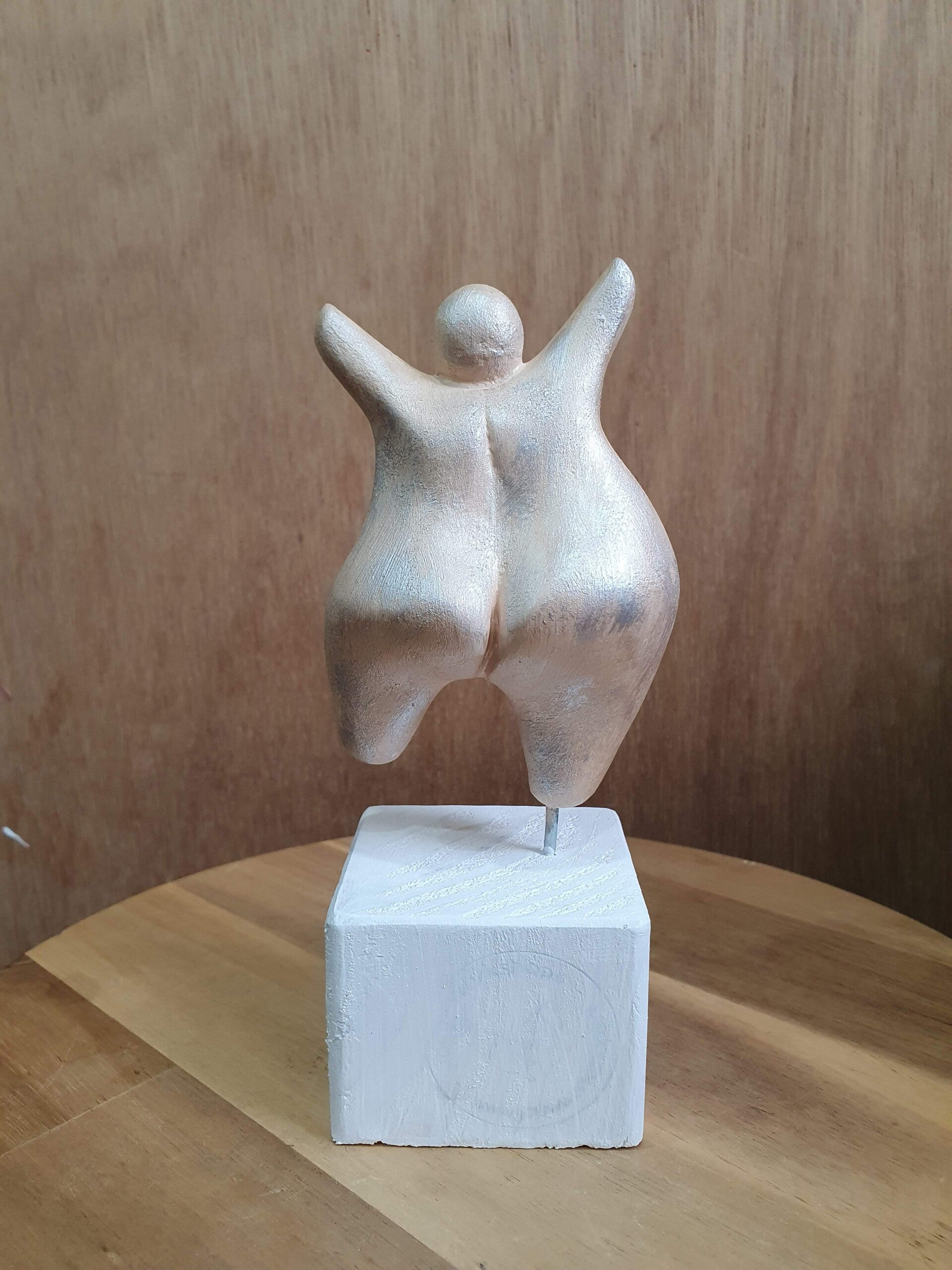 workshop, workshops, creatieve workshops, creatieve workshop, workshop drenthe, workshops drenthe, zussen uitje, dikkedamesschilderen, dikke dames schilder, workshop sieraden maken, dikke dames beeldje schilderen, workshop met vriendinnen, leuke workshops