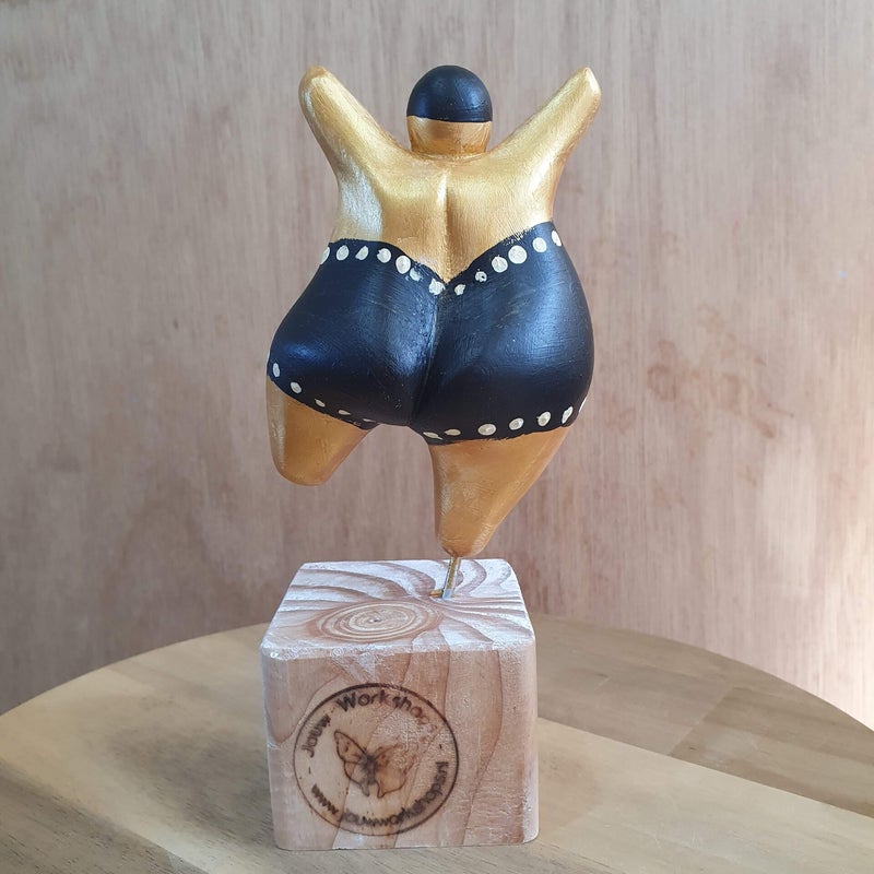 workshop, workshops, creatieve workshops, creatieve workshop, workshop drenthe, workshops drenthe, zussen uitje, dikkedamesschilderen, dikke dames schilder, workshop sieraden maken, dikke dames beeldje schilderen, workshop met vriendinnen, leuke workshops