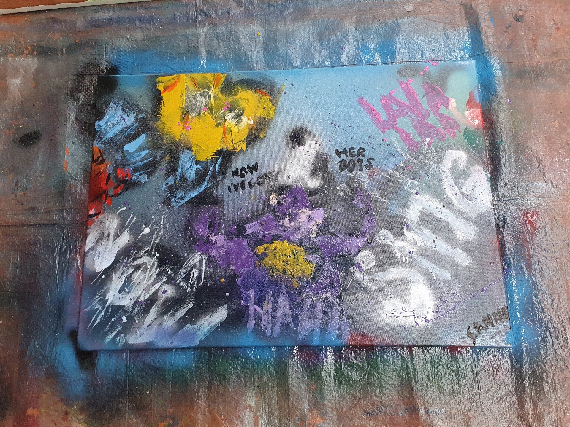 afdelingsuitje, macrame workshop, vriendinnen uitjes, beeldjes dikke dames, keramiek schilderen, kip pimpen, sieraden maken workshop, moeder dochter dag, vrolijk schilderij dikke dames, servies beschilderen, familiedag drenthe, porselein schilderen