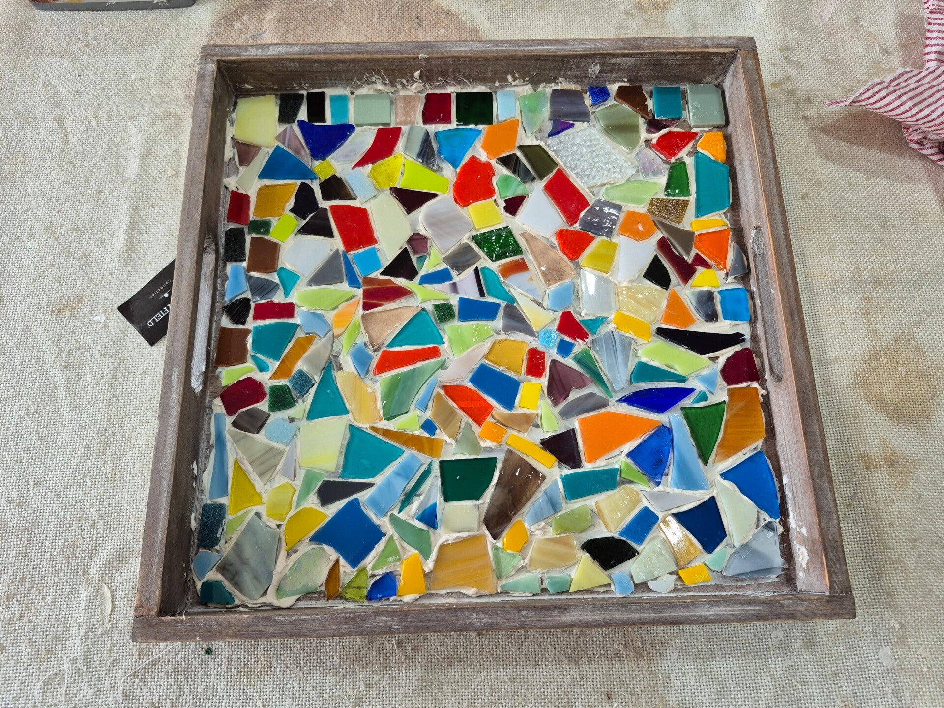 afdelingsuitje, macrame workshop, vriendinnen uitjes, beeldjes dikke dames, keramiek schilderen, kip pimpen, sieraden maken workshop, moeder dochter dag, vrolijk schilderij dikke dames, servies beschilderen, familiedag drenthe, porselein schilderen