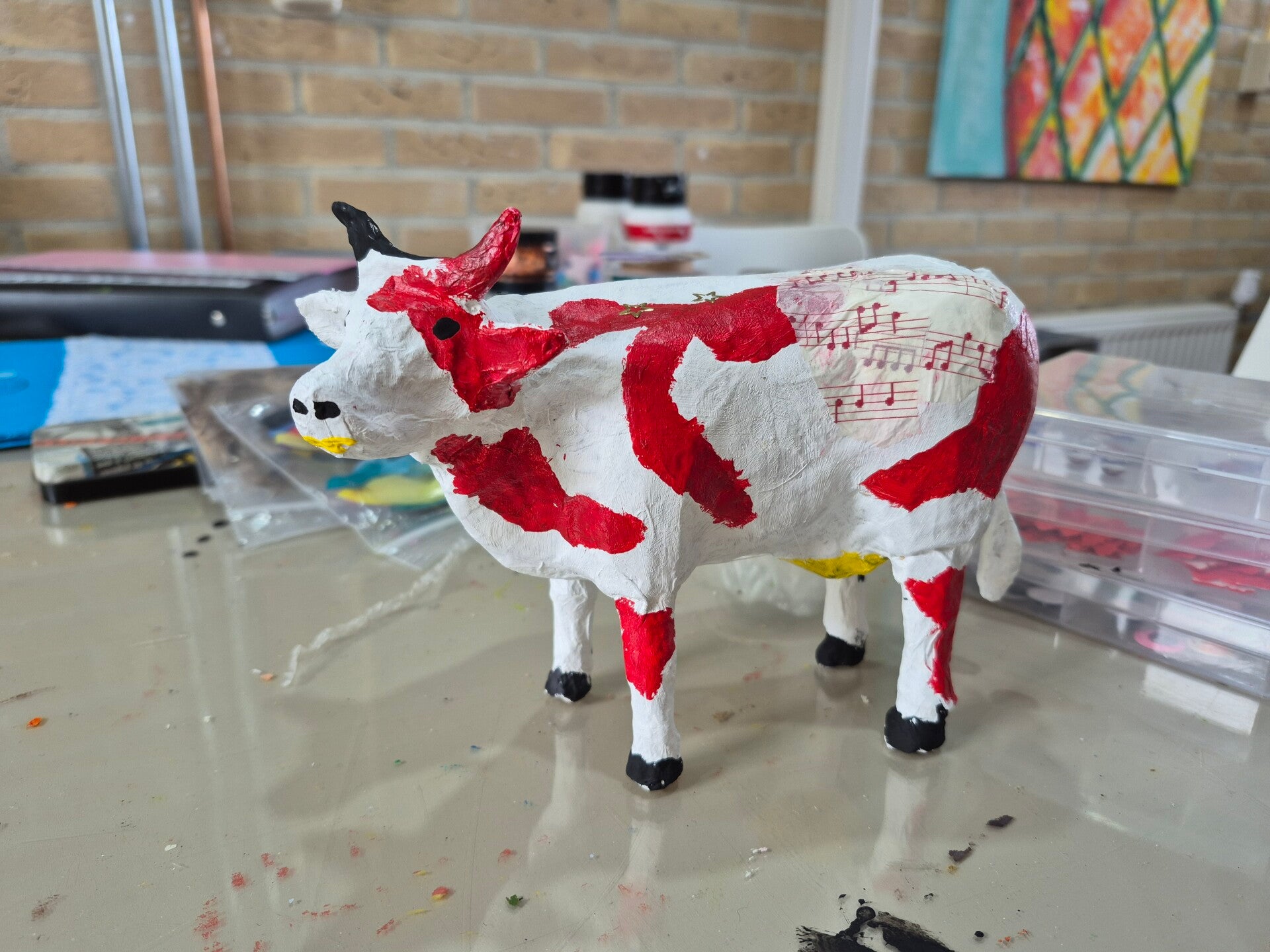 dikke dames wijn, porcelein schilderen, vriendinnenuitjes, vriendinnenuitje, servies schilderen, leuke workshop, dikke dames beeldjes schilderen, schilder voorbeelden, workshop piemel pimpen, dikke vrouwen schilderen, dikke vrouwen schilder, workshoo 