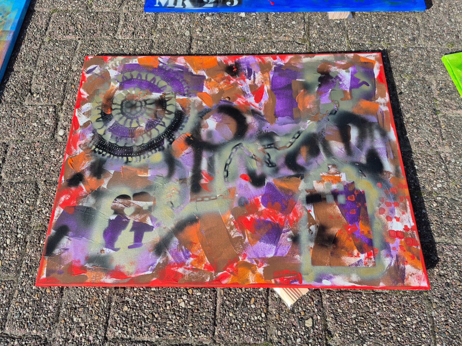 afdelingsuitje, macrame workshop, vriendinnen uitjes, beeldjes dikke dames, keramiek schilderen, kip pimpen, sieraden maken workshop, moeder dochter dag, vrolijk schilderij dikke dames, servies beschilderen, familiedag drenthe, porselein schilderen