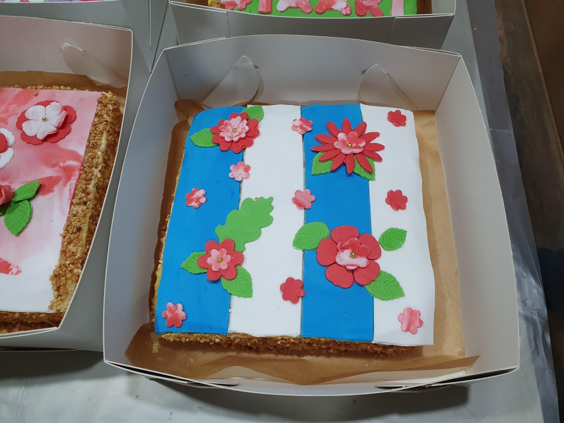 workshop taart maken, workshop, workshop Drenthe, workshops Drenthe, creatieve workshop, creatieve workshops, personeelsfeest Drenthe, creatief uitje Drenthe, vriendinnenuitje, zussendag, workshop grote groep, vrijgezellenfeest Drenthe