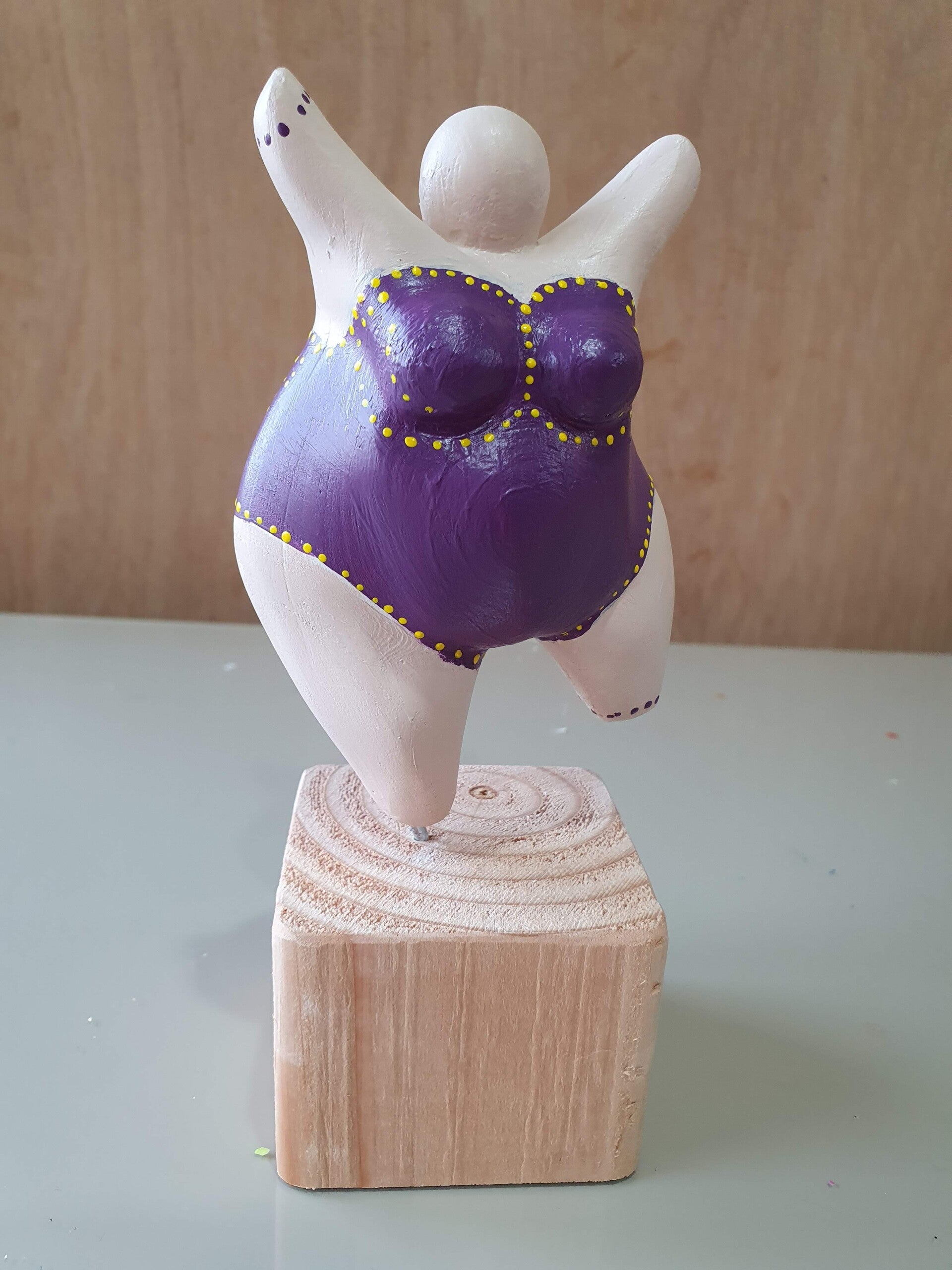 workshop beeldje dikke dame schilderen, workshop, workshop Drenthe, workshops Drenthe, creatieve workshop, creatieve workshops, personeelsuitje Drenthe, creatief uitje Drenthe, vriendinnenuitje, zussendag, workshop 1 persoon, moeder dochter uitje