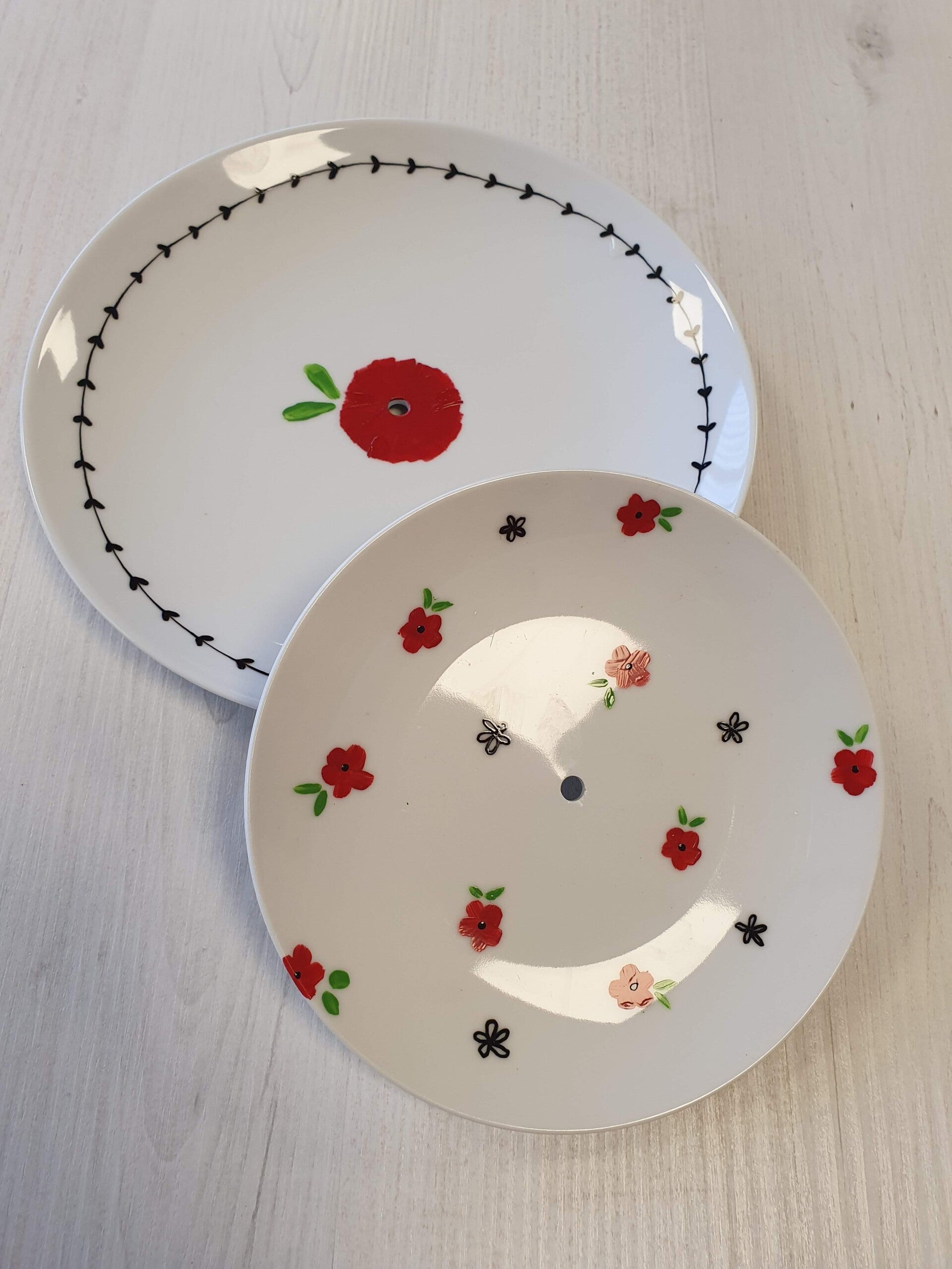 afdelingsuitje, macrame workshop, vriendinnen uitjes, beeldjes dikke dames, keramiek schilderen, kip pimpen, sieraden maken workshop, moeder dochter dag, vrolijk schilderij dikke dames, servies beschilderen, familiedag drenthe, porselein schilderen