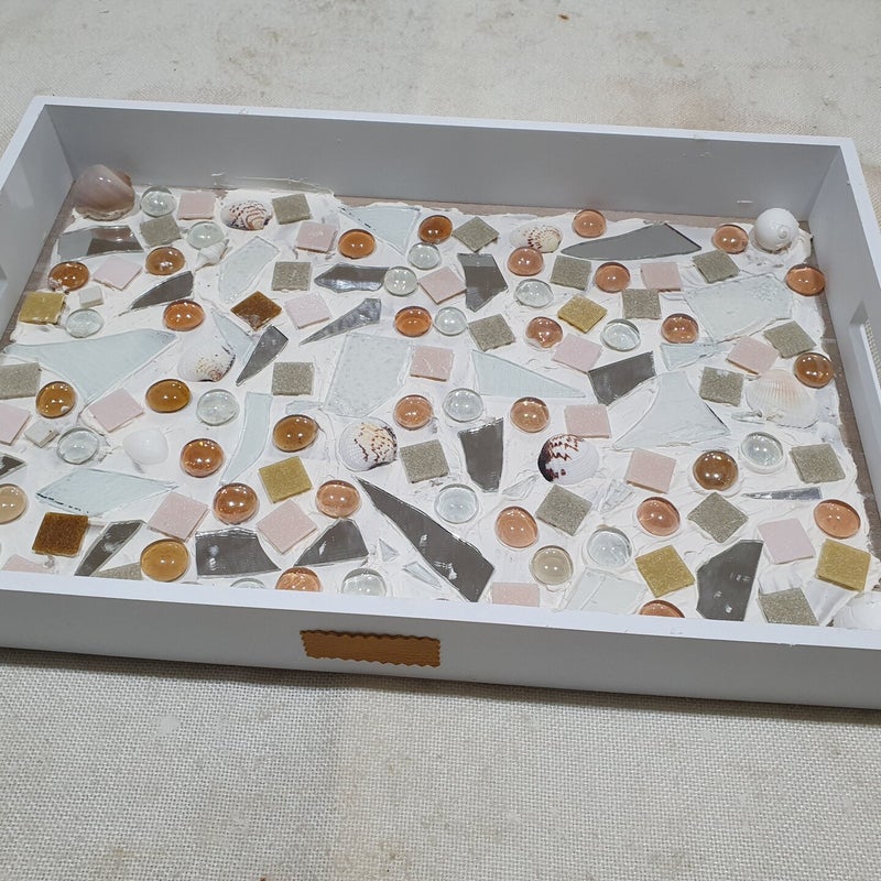 piemel workshop, keramiek schilderen, sieraden maken workshop, macramé plantenhanger maken, vrolijk schilderij, servies beschilderen, workshop drenthe, workshop creatief, vrolijke schilderijen, porselein schilderen, dikke vrouwen schilder, workshop