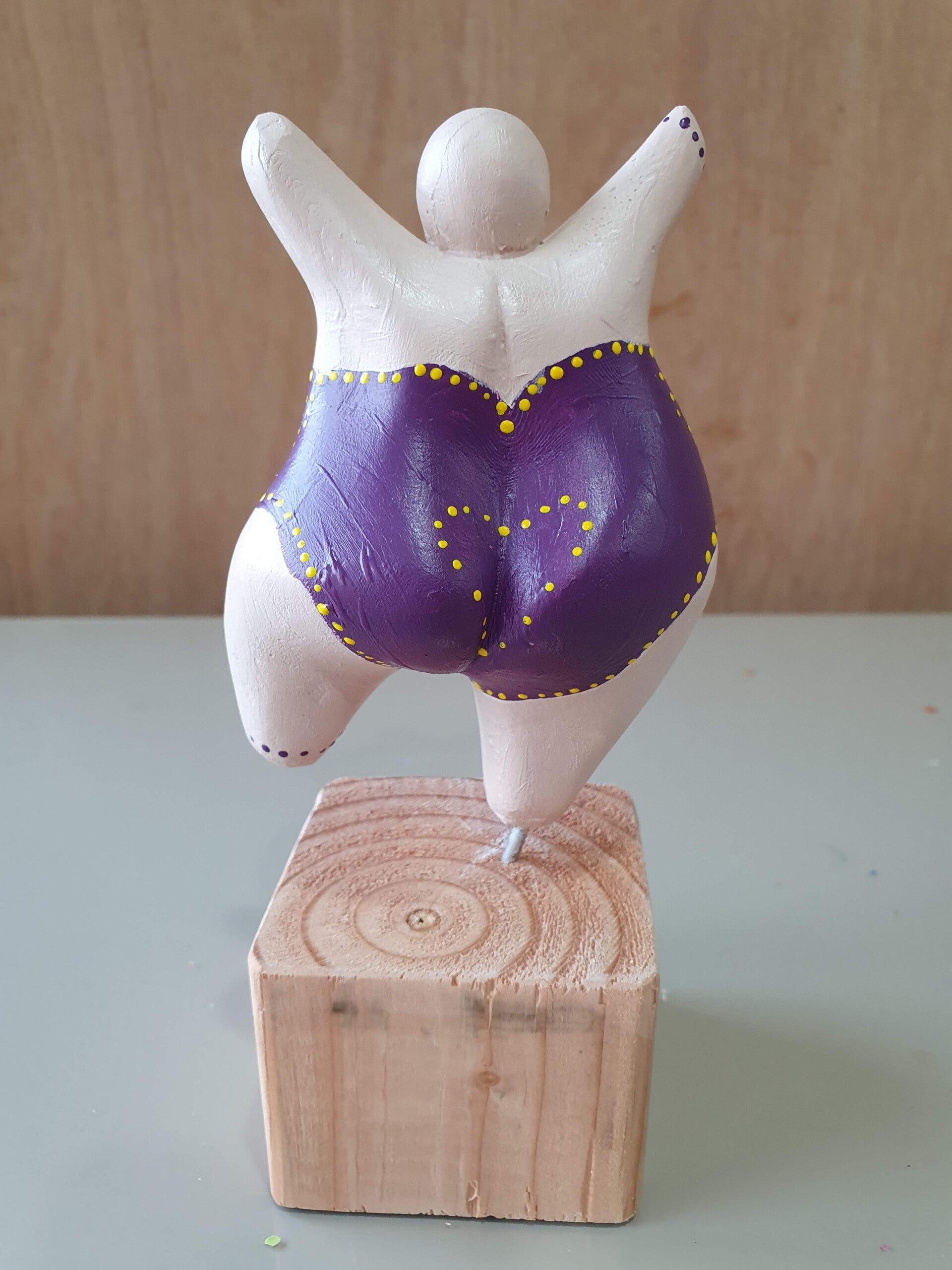 workshop beeldje dikke dame schilderen, workshop, workshop Drenthe, workshops Drenthe, creatieve workshop, creatieve workshops, personeelsuitje Drenthe, creatief uitje Drenthe, vriendinnenuitje, zussendag, workshop 1 persoon, moeder dochter uitje