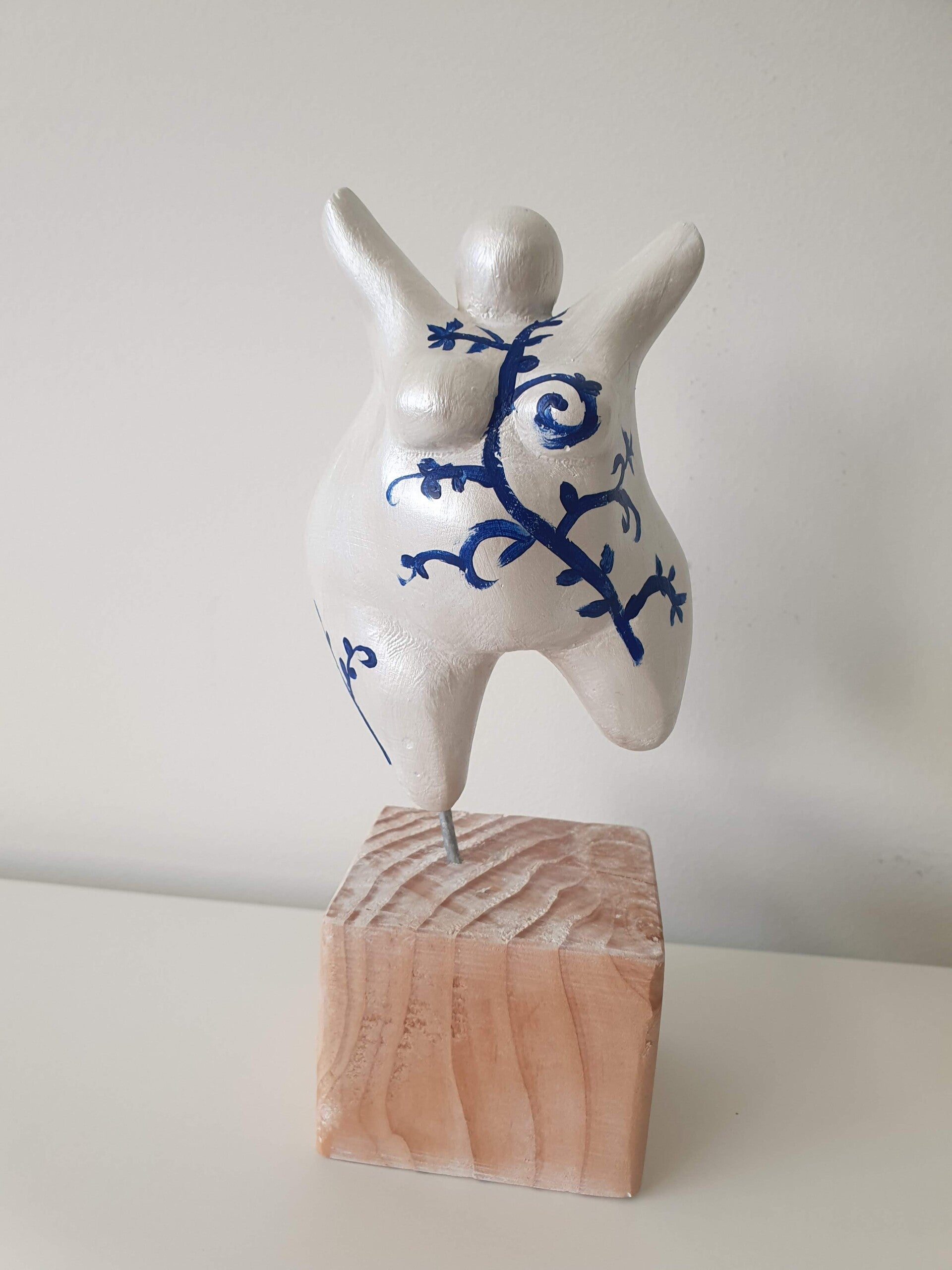 vrolijke koeien schilderijen, workshops creatief, cocodama, schilderen voor beginners voorbeelden, dikke dames schilderen, vrolijke schilderijen, workshop mozaieken, schilderen voorbeelden, beeldjes schilderen, workshop sieraden maken 2 personen