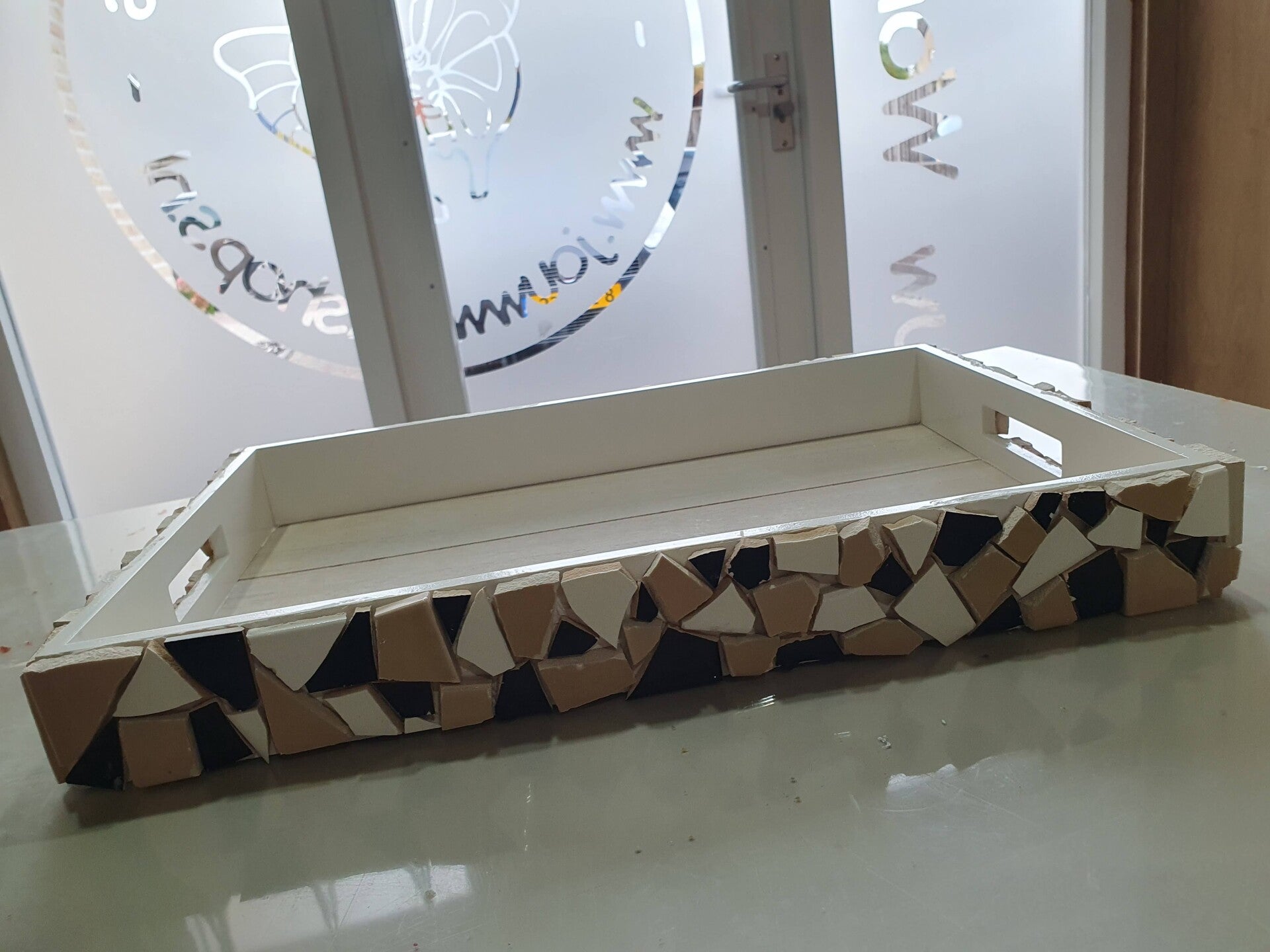 workshop mozaïeken, workshop mozaïek, workshop keramieken, workshop glasmozaïek, workshop Drenthe, creatieve workshop, bedrijfsuitje Drenthe, bedrijfsfeest Drenthe, vrijgezellenfeest Drenthe, workshop grote groep, vrijgezellenfeest mannen 