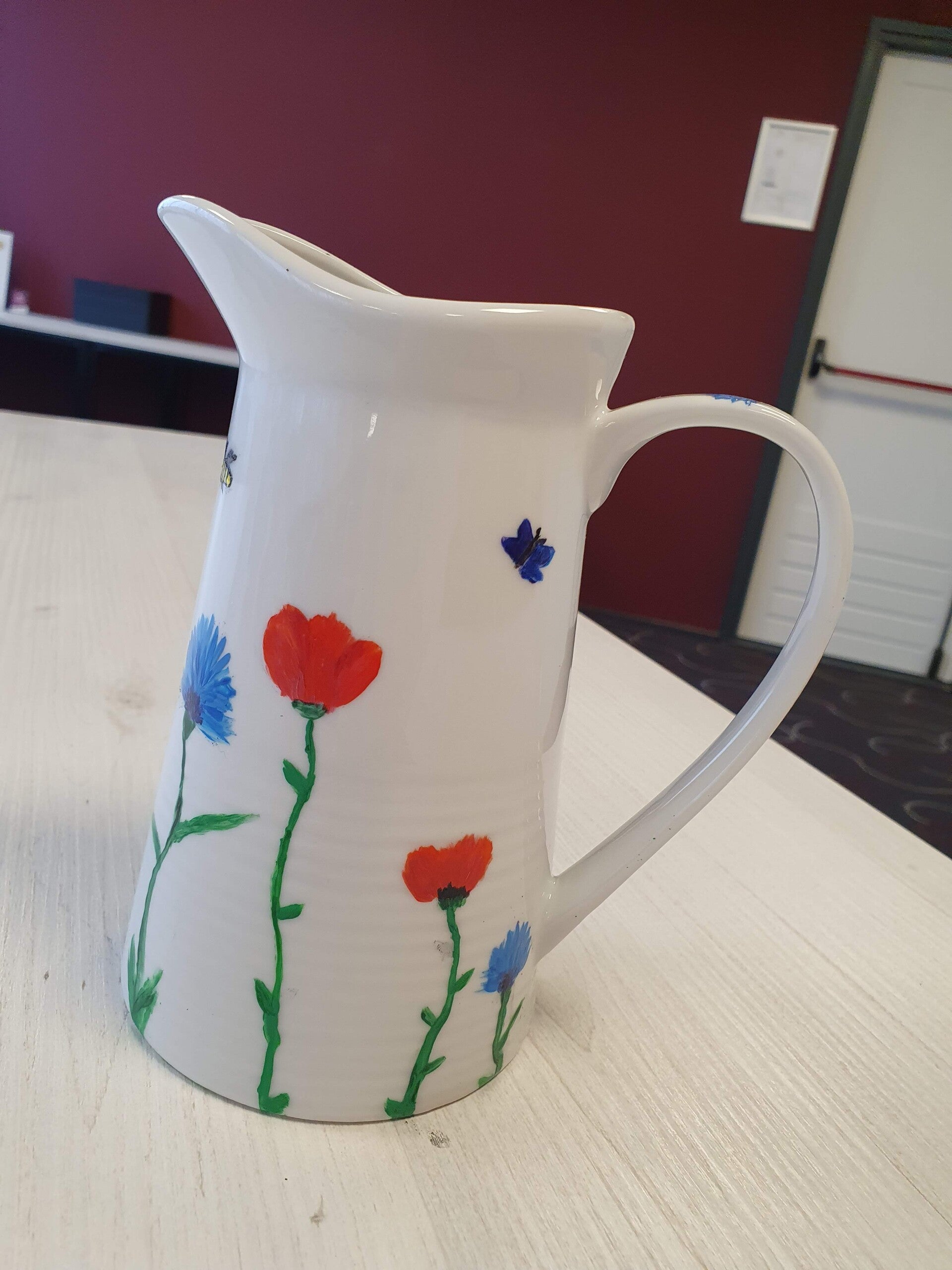 afdelingsuitje, macrame workshop, vriendinnen uitjes, beeldjes dikke dames, keramiek schilderen, kip pimpen, sieraden maken workshop, moeder dochter dag, vrolijk schilderij dikke dames, servies beschilderen, familiedag drenthe, porselein schilderen