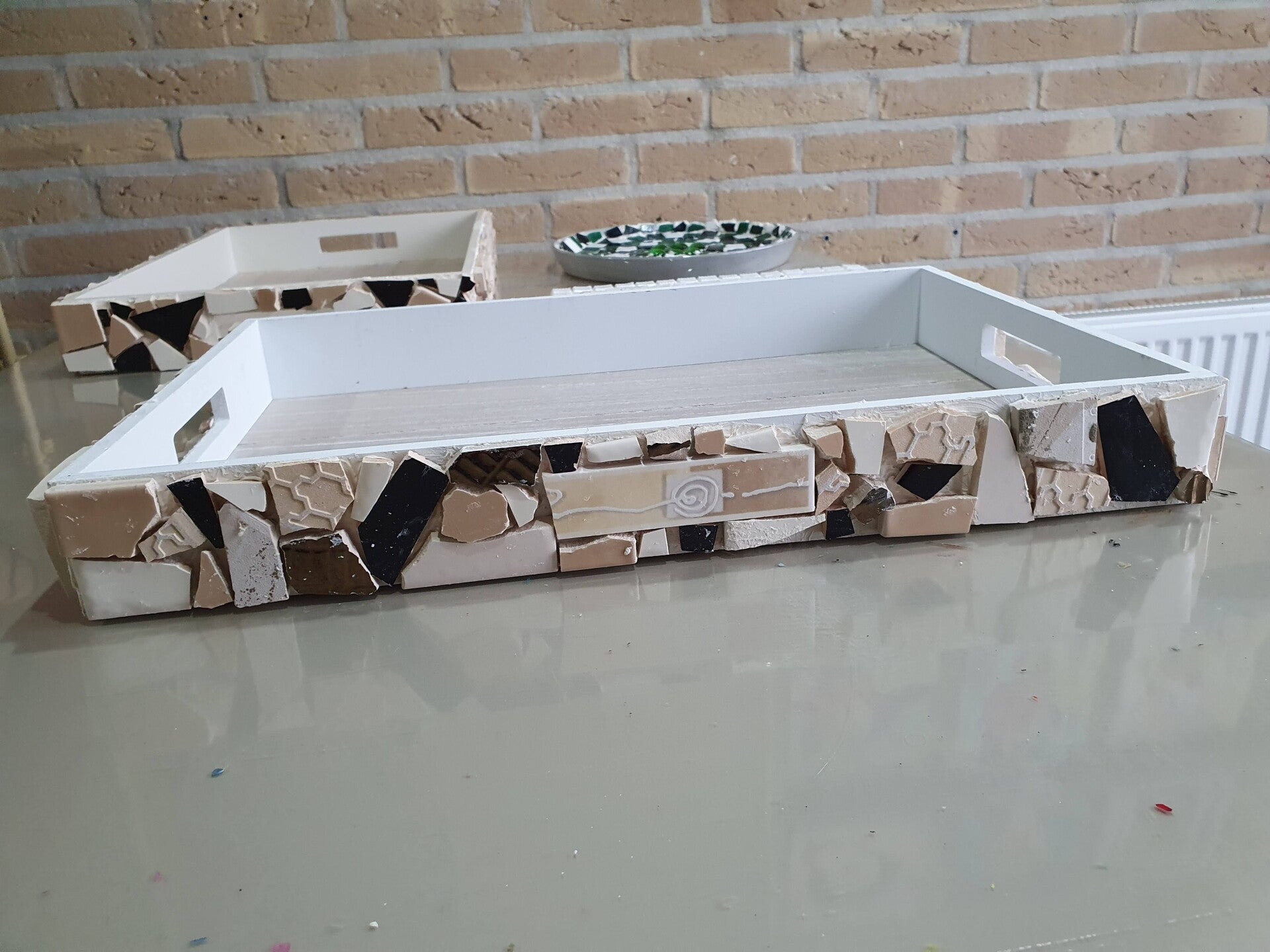 workshop mozaïeken, workshop mozaïek, workshop keramieken, workshop glasmozaïek, workshop Drenthe, creatieve workshop, bedrijfsuitje Drenthe, bedrijfsfeest Drenthe, vrijgezellenfeest Drenthe, workshop grote groep, vrijgezellenfeest mannen 