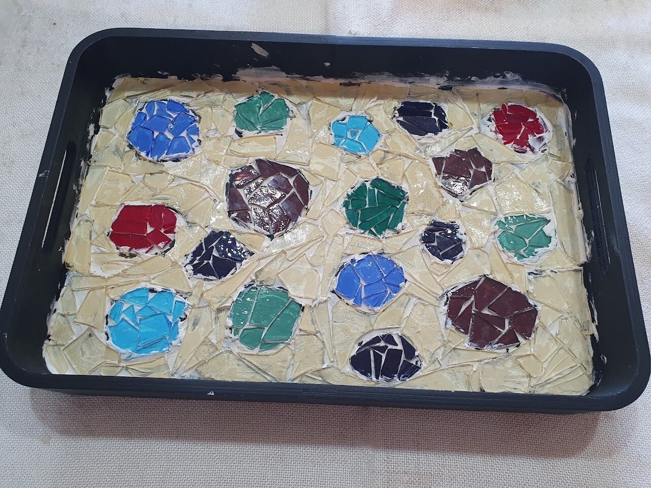 workshop mozaïeken, workshop mozaïek, workshop keramieken, workshop glasmozaïek, workshop Drenthe, creatieve workshop, bedrijfsuitje Drenthe, bedrijfsfeest Drenthe, vrijgezellenfeest Drenthe, workshop grote groep, vrijgezellenfeest mannen 