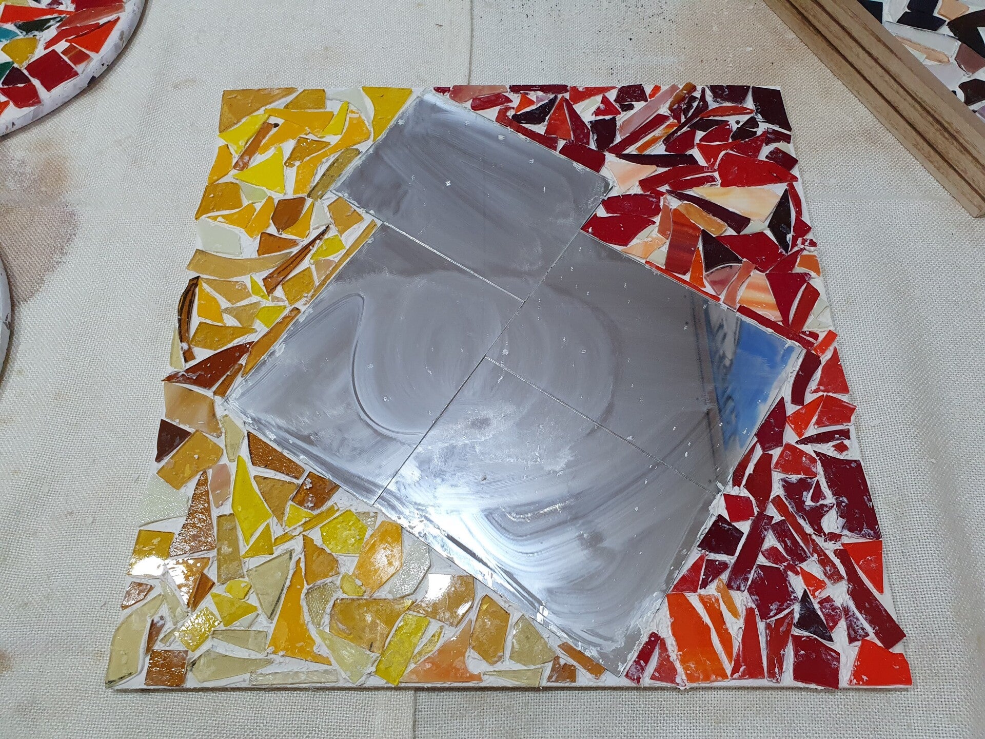 vrolijke koeien schilderijen, workshops creatief, cocodama, schilderen voor beginners voorbeelden, dikke dames schilderen, vrolijke schilderijen, workshop mozaieken, schilderen voorbeelden, beeldjes schilderen, workshop sieraden maken 2 personen