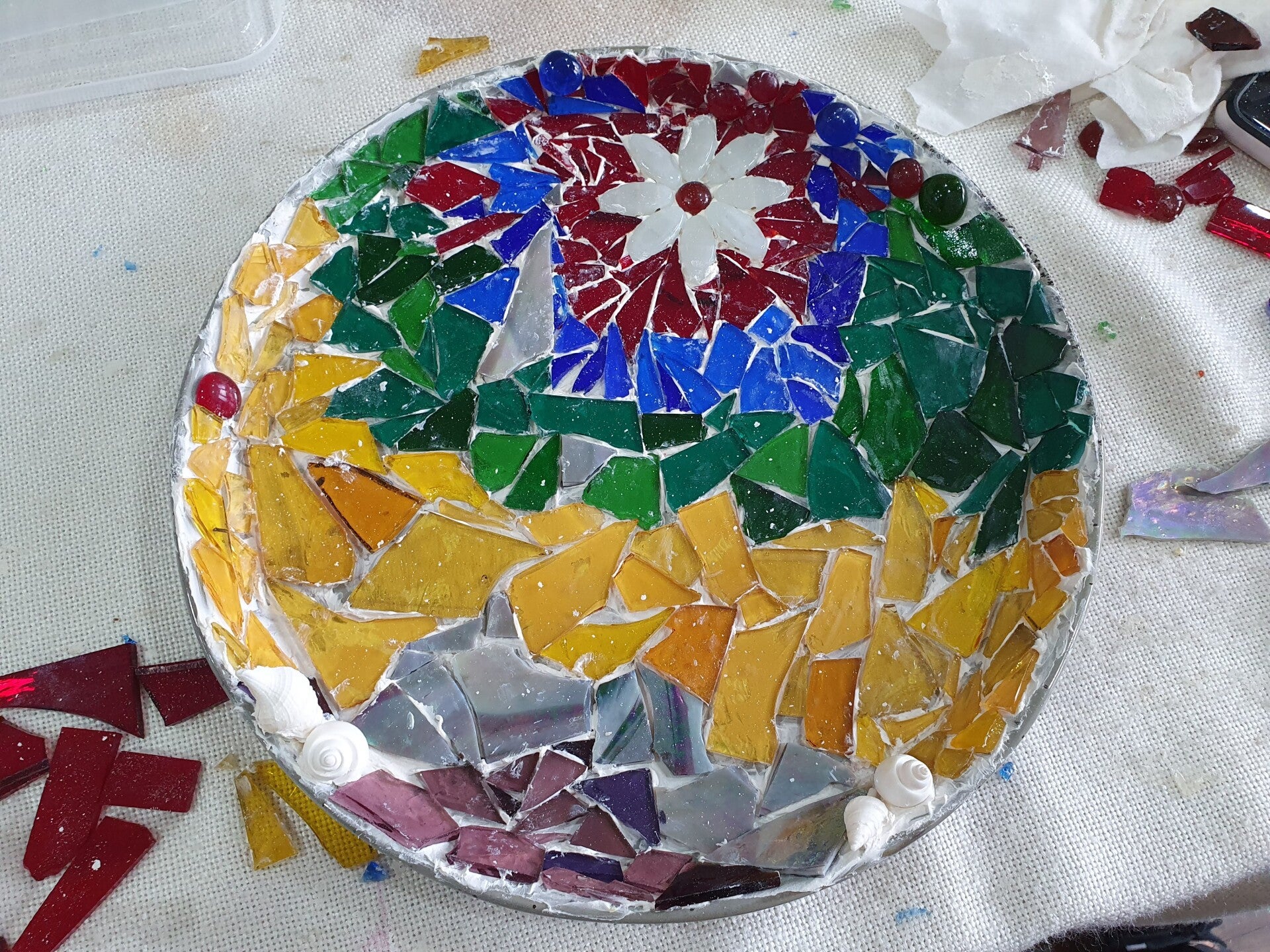 workshop mozaïeken, workshop mozaïek, workshop keramieken, workshop, workshop Drenthe, workshops Drenthe, creatieve workshop, creatieve workshops, personeelsuitje Drenthe, vrijgezellenfeest Drenthe, vriendinnenuitje, workshop 1 persoon, teambuilding