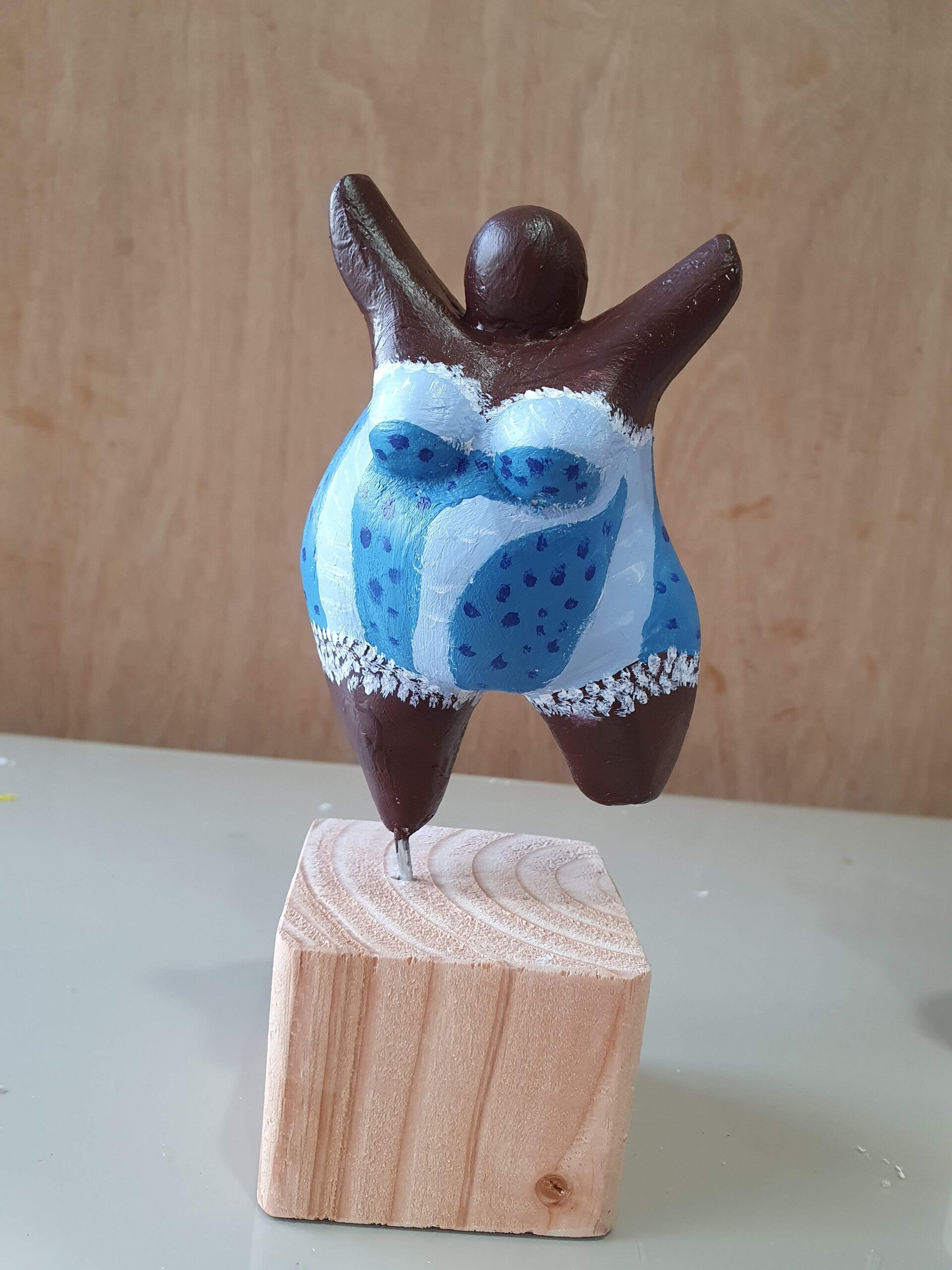 workshop beeldje dikke dame schilderen, workshop, workshop Drenthe, workshops Drenthe, creatieve workshop, creatieve workshops, personeelsuitje Drenthe, creatief uitje Drenthe, vriendinnenuitje, zussendag, workshop 1 persoon, moeder dochter uitje