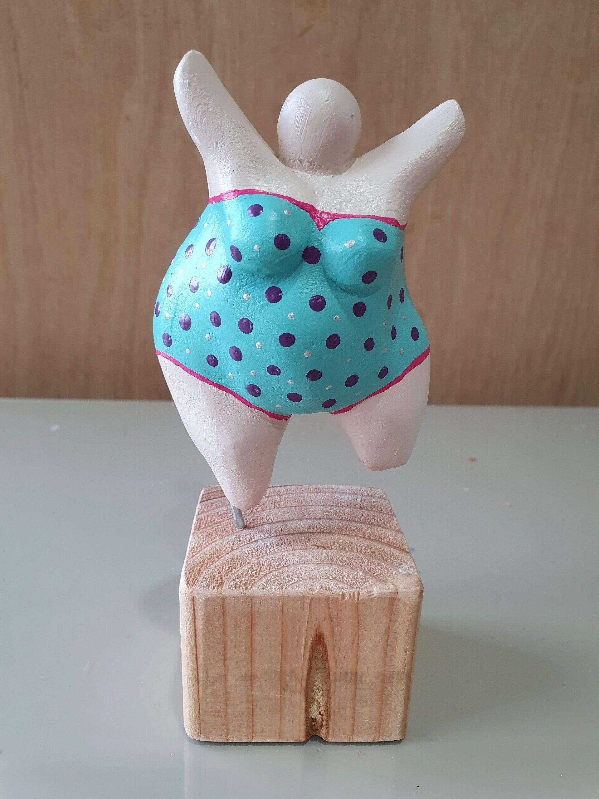 workshop beeldje dikke dame schilderen, workshop, workshop Drenthe, workshops Drenthe, creatieve workshop, creatieve workshops, personeelsuitje Drenthe, creatief uitje Drenthe, vriendinnenuitje, zussendag, workshop 1 persoon, moeder dochter uitje 