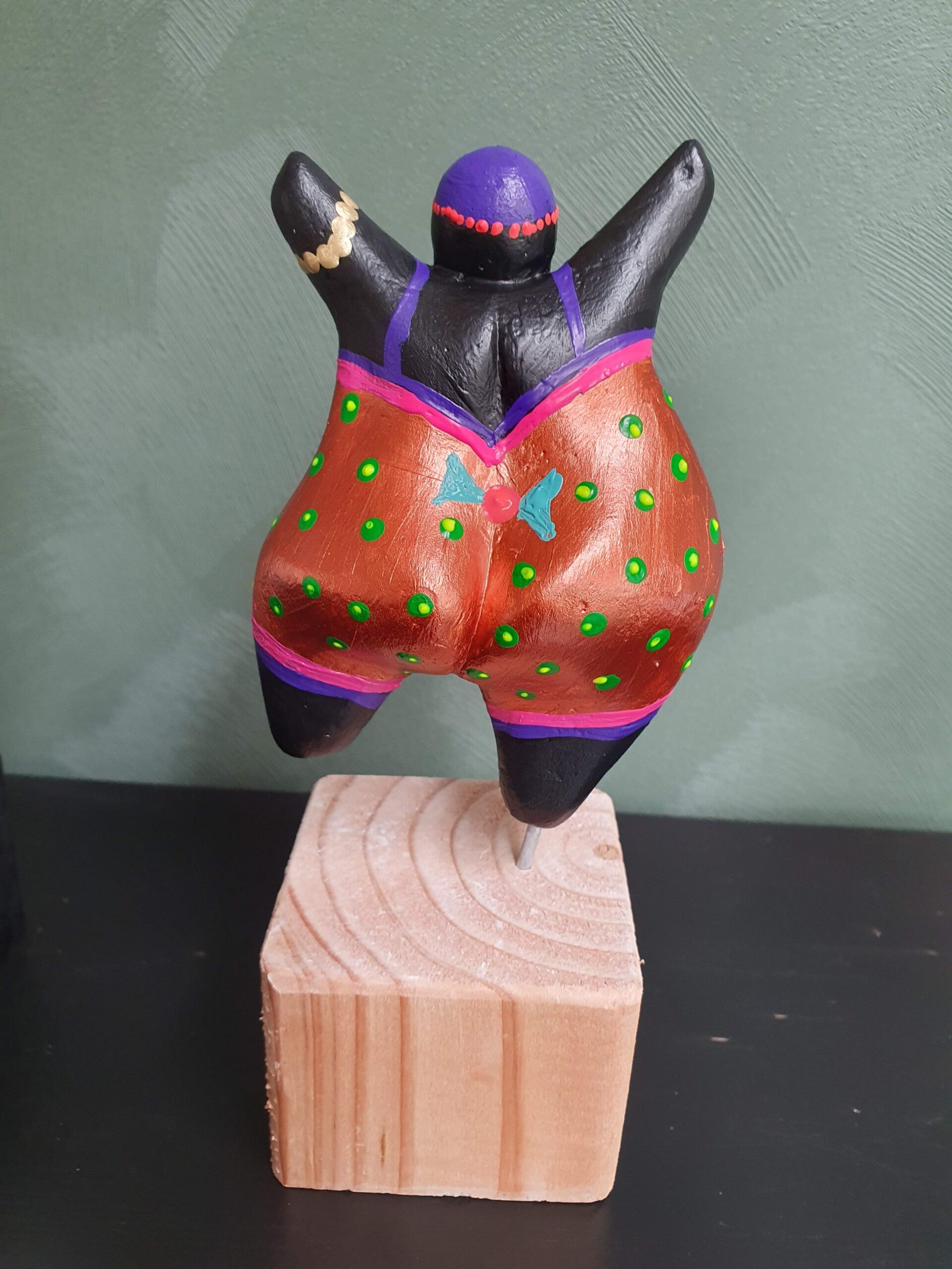 workshop beeldje dikke dame schilderen, workshop, workshop Drenthe, workshops Drenthe, creatieve workshop, creatieve workshops, personeelsuitje Drenthe, creatief uitje Drenthe, vriendinnenuitje, zussendag, betaalbare workshop, workshop aanbieding