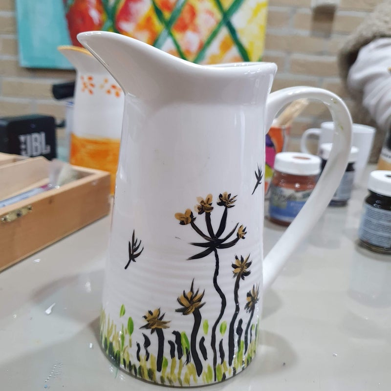 workshop servies schilderen, workshop porselein schilderen, workshop, workshop Drenthe, workshops Drenthe, creatieve workshop, creatieve workshops, personeelsuitje Drenthe, bedrijfsfeest, vrijgezellenfeest, workshop grote groep, Hoogeveen