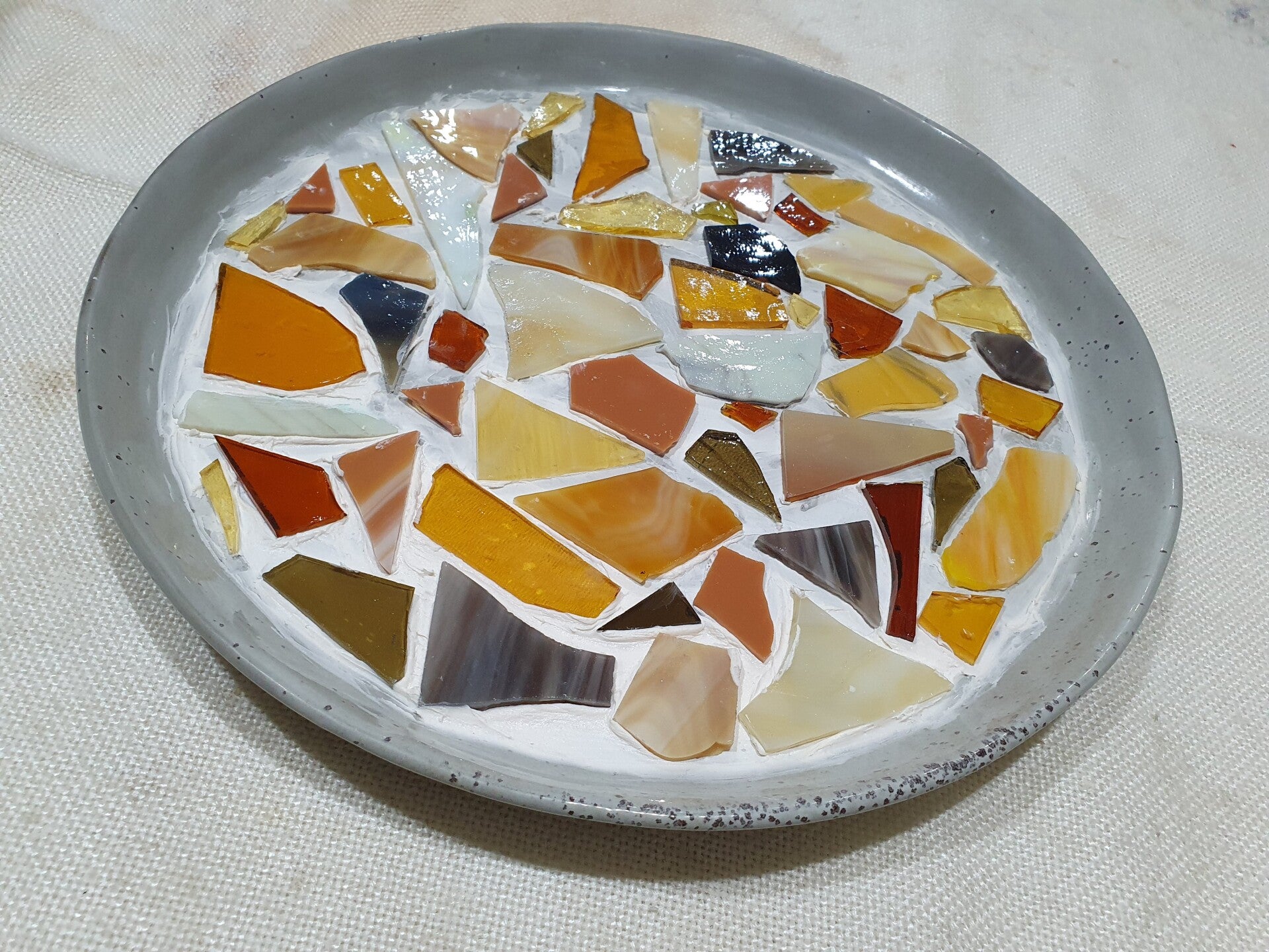 piemel workshop, keramiek schilderen, sieraden maken workshop, macramé plantenhanger maken, vrolijk schilderij, servies beschilderen, workshop drenthe, workshop creatief, vrolijke schilderijen, porselein schilderen, dikke vrouwen schilder, workshop