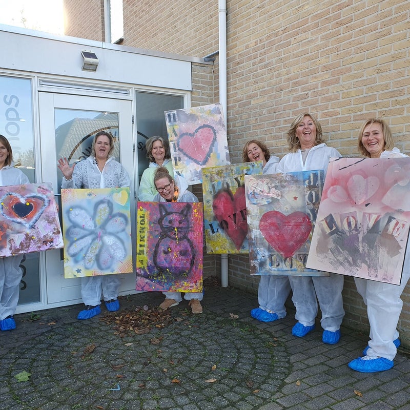workshop graffiti modern schilderen, workshop, workshop Drenthe, workshops Drenthe, creatieve workshop, creatieve workshops, personeelsfeest Drenthe, creatief uitje Drenthe, uitje familiedag, uitje teambuilding, activiteiten grote groepen