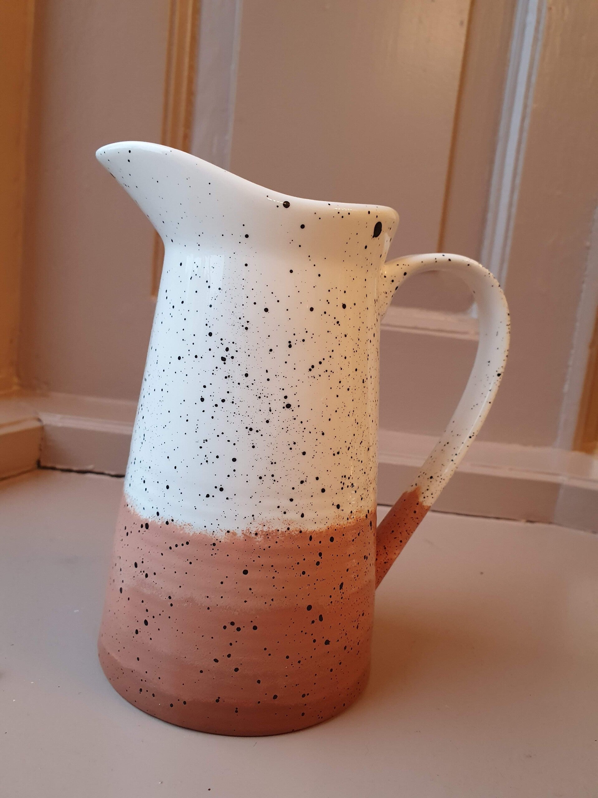 workshop servies schilderen, workshop porselein schilderen, workshop, workshop Drenthe, workshops Drenthe, creatieve workshop, creatieve workshops, personeelsuitje Drenthe, creatief uitje Drenthe, vriendinnenuitje, workshop grote groep, Hoogeveen