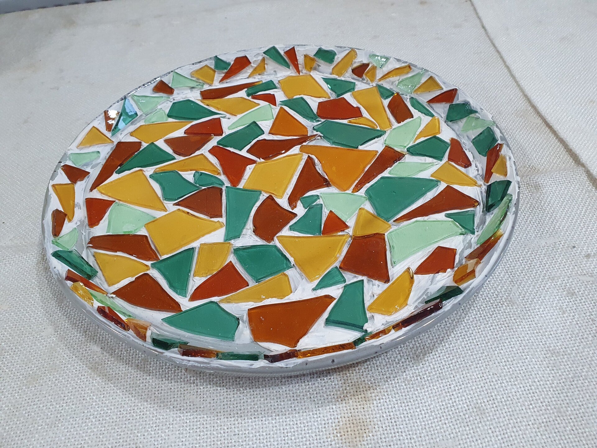 workshop mozaïeken, workshop mozaïek, workshop keramieken, workshop glasmozaïek, workshop Drenthe, creatieve workshop, bedrijfsuitje Drenthe, bedrijfsfeest Drenthe, vrijgezellenfeest Drenthe, workshop grote groep, vrijgezellenfeest mannen 